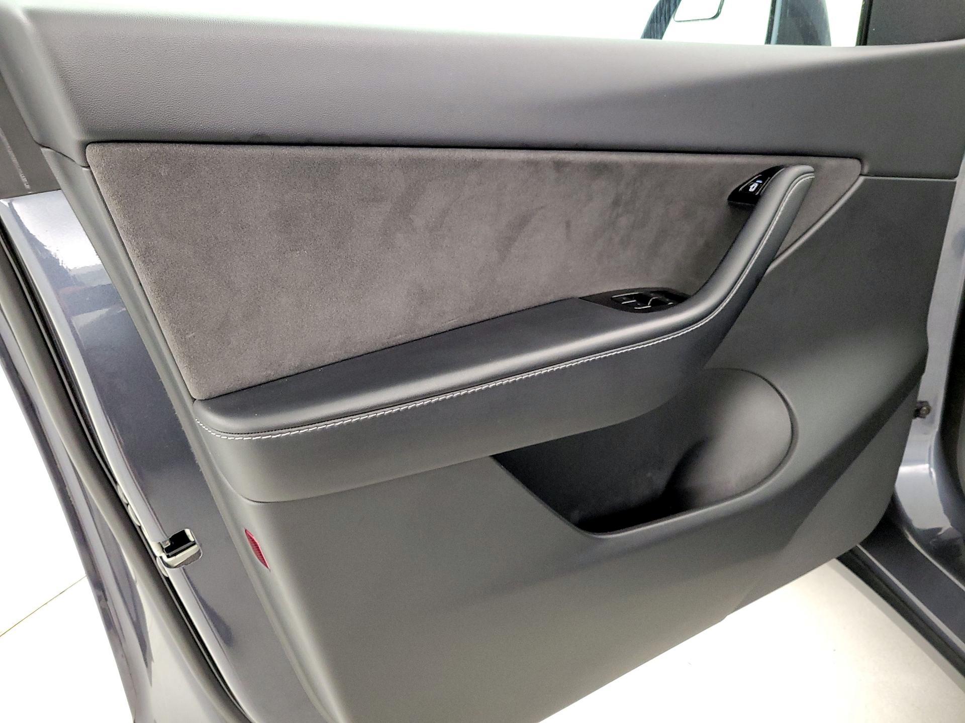 Thumbnail: 2020 Tesla Model Y - 12