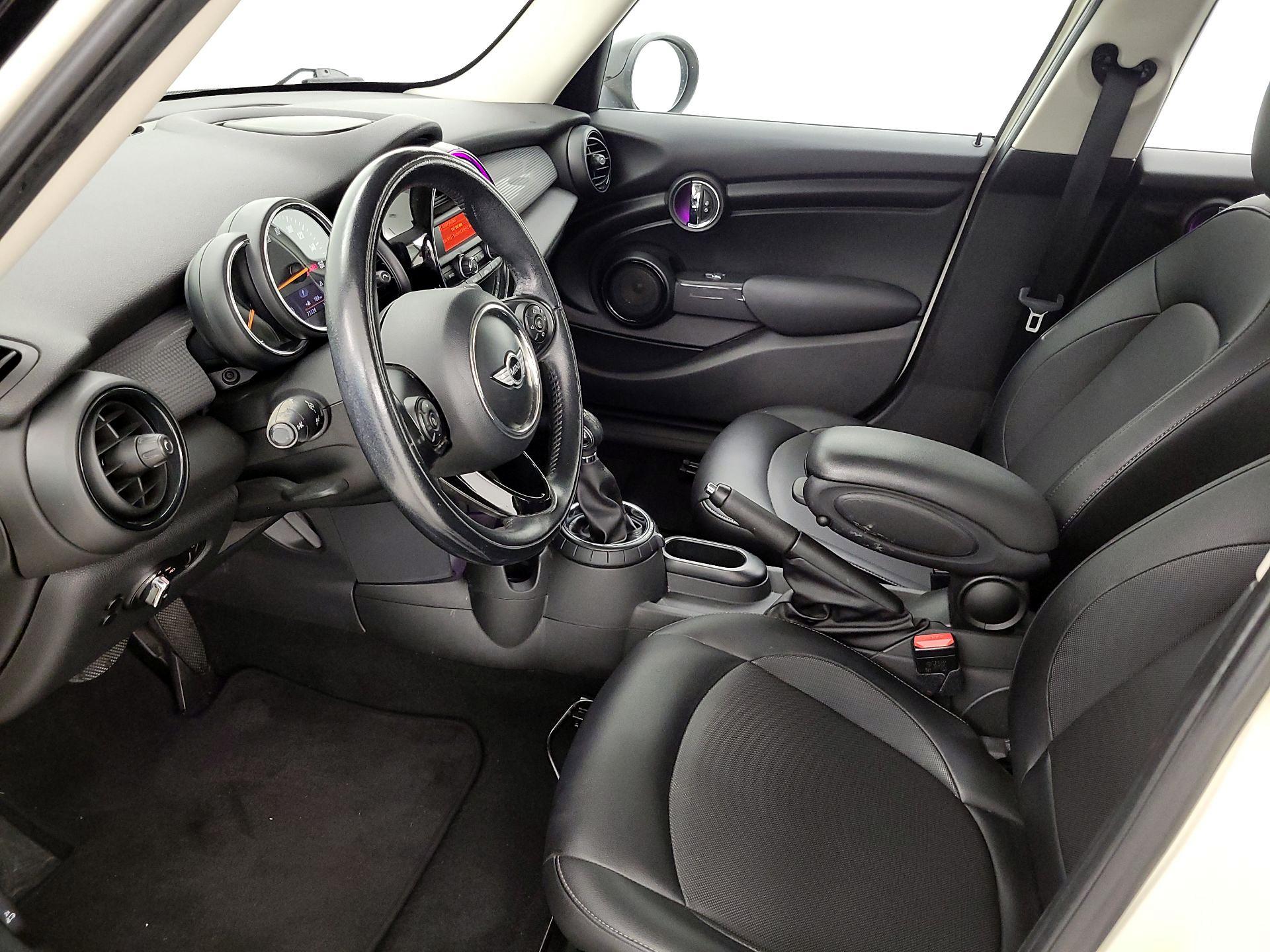 Thumbnail: 2016 MINI Cooper Hardtop - 11