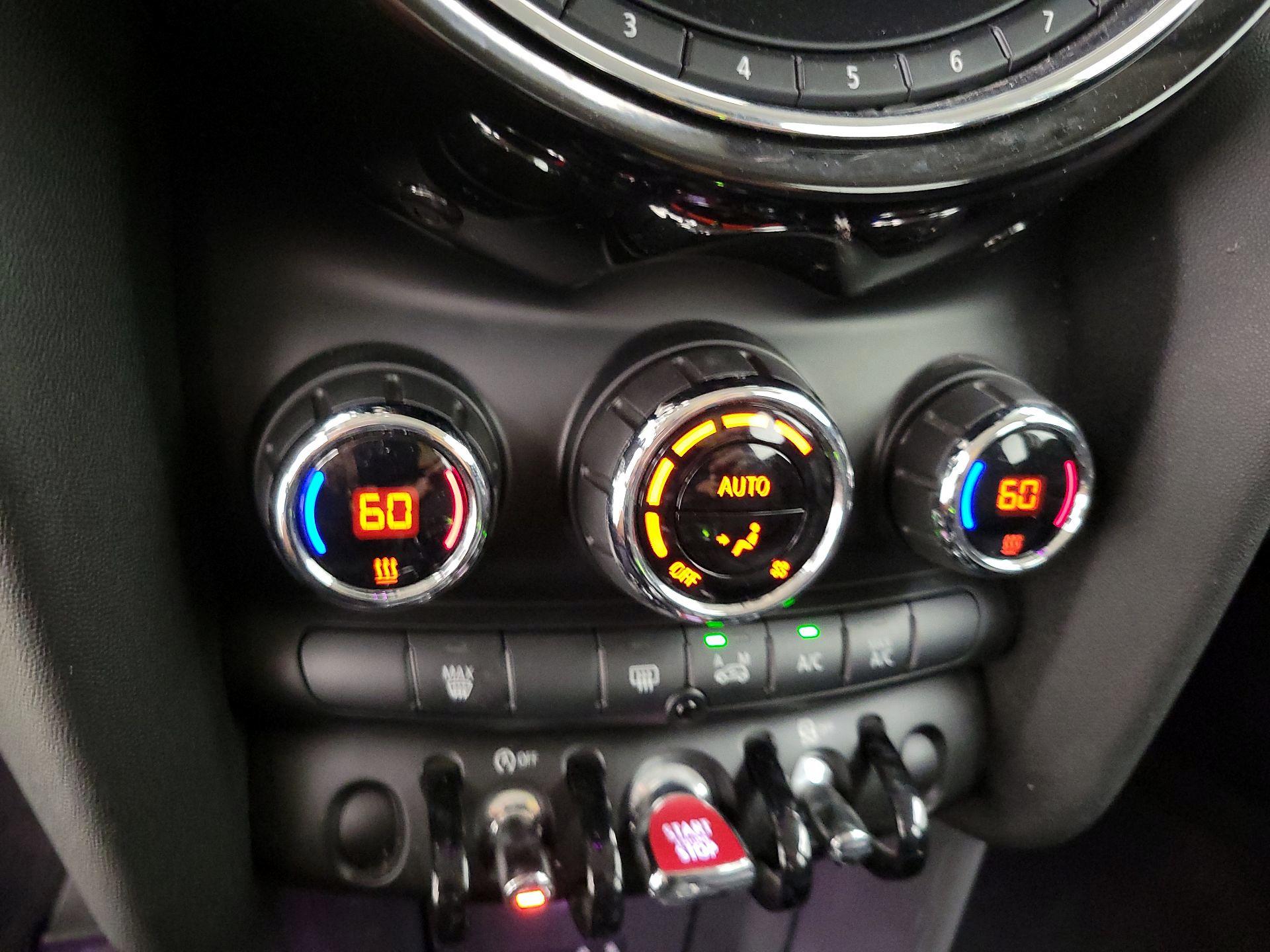 Thumbnail: 2016 MINI Cooper Hardtop - 15