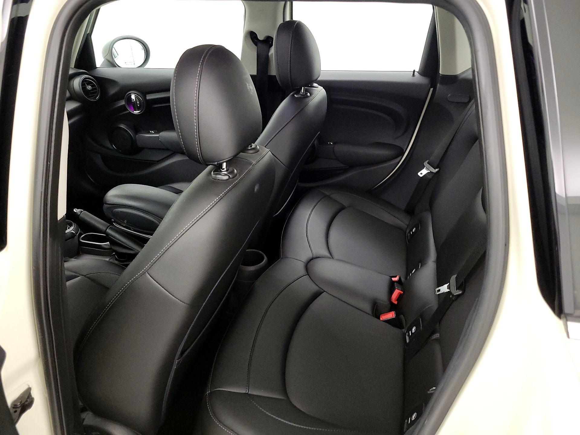 Thumbnail: 2016 MINI Cooper Hardtop - 18