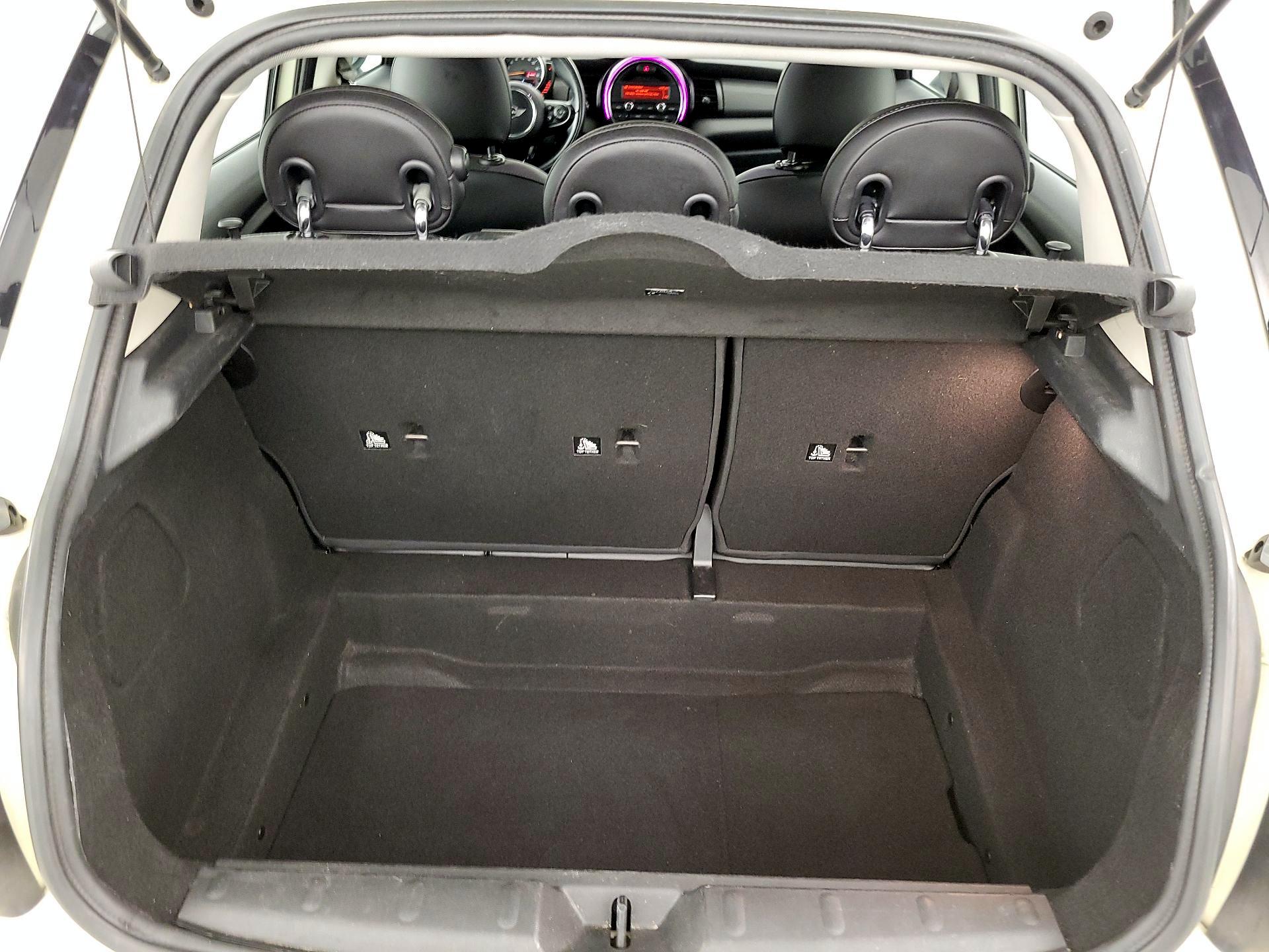 Thumbnail: 2016 MINI Cooper Hardtop - 19