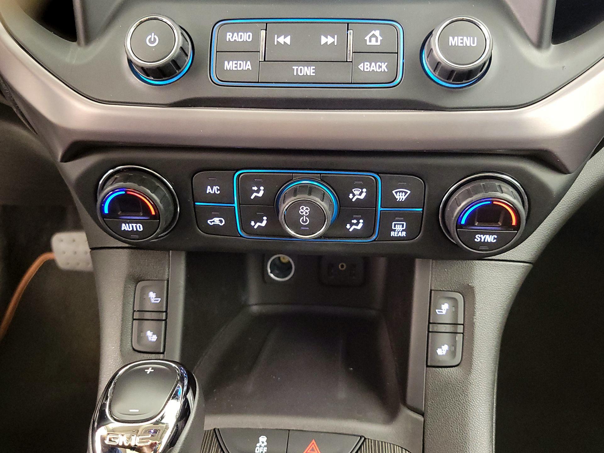 Thumbnail: 2017 GMC Acadia - 16