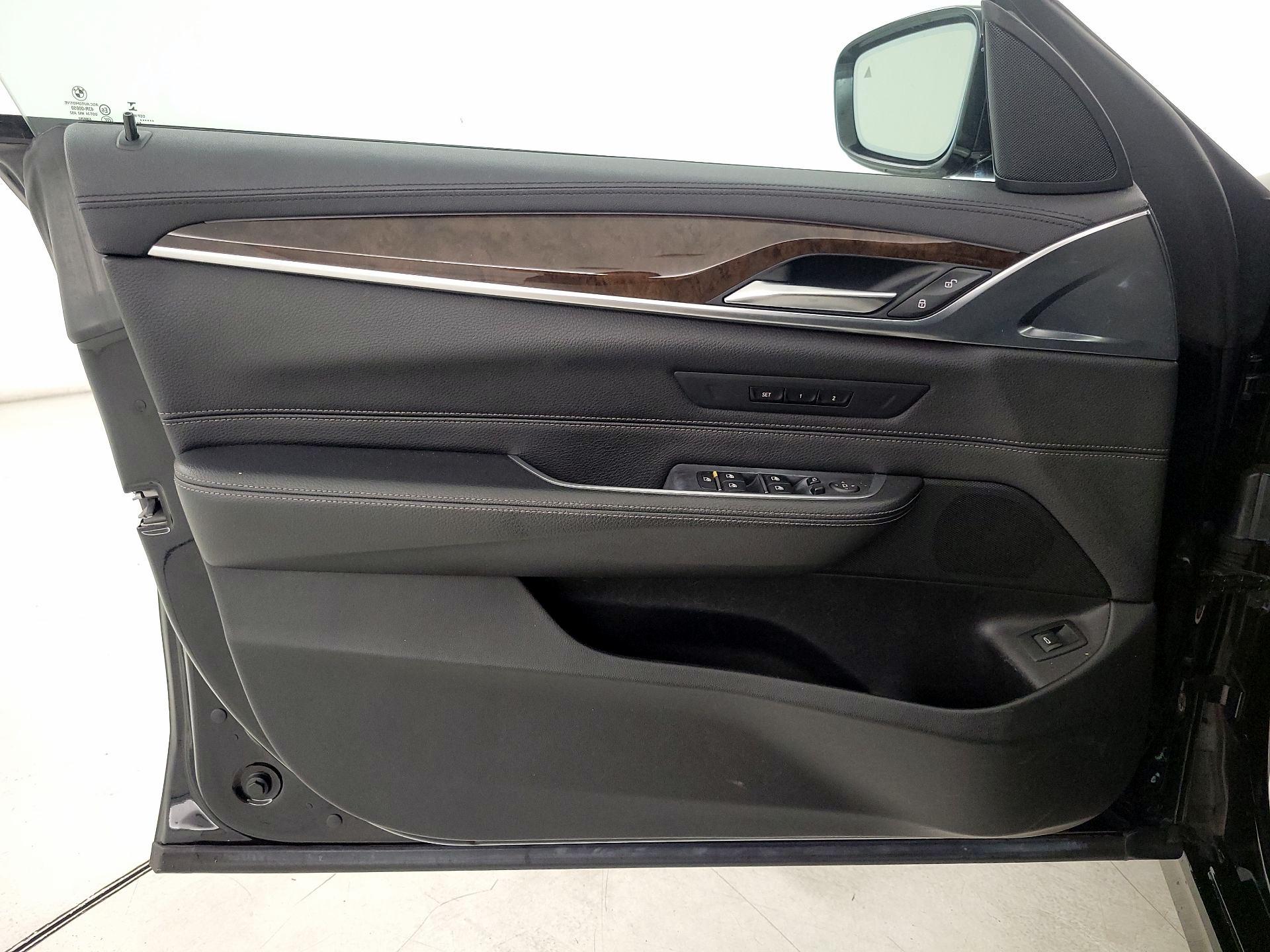 Thumbnail: 2018 BMW 6 Series - 12