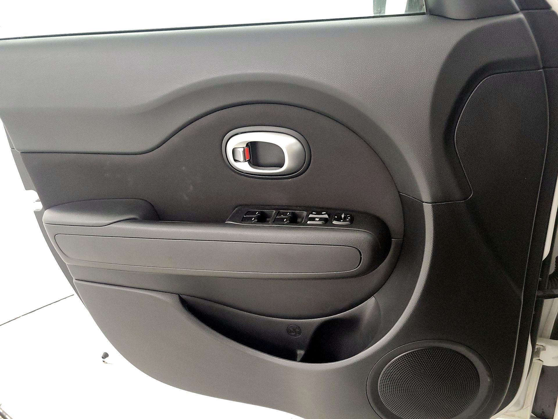 Thumbnail: 2016 Kia Soul - 12