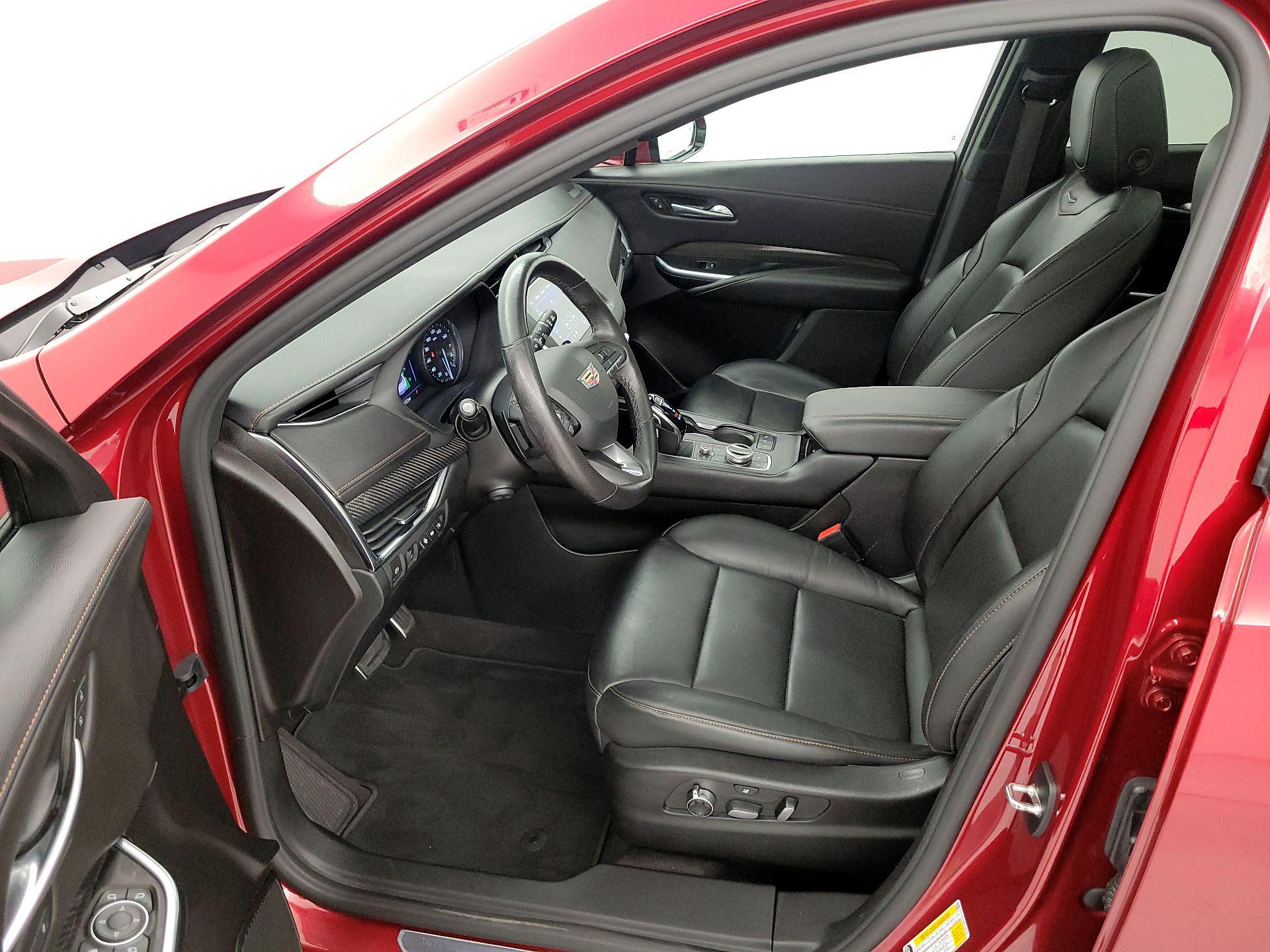 Thumbnail: 2023 Cadillac XT4 - 11