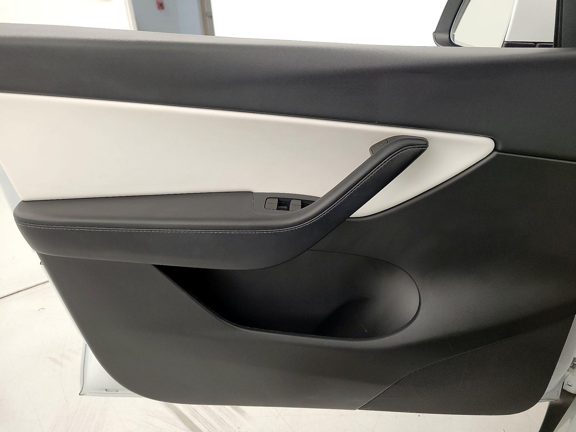 Thumbnail: 2021 Tesla Model Y - 12