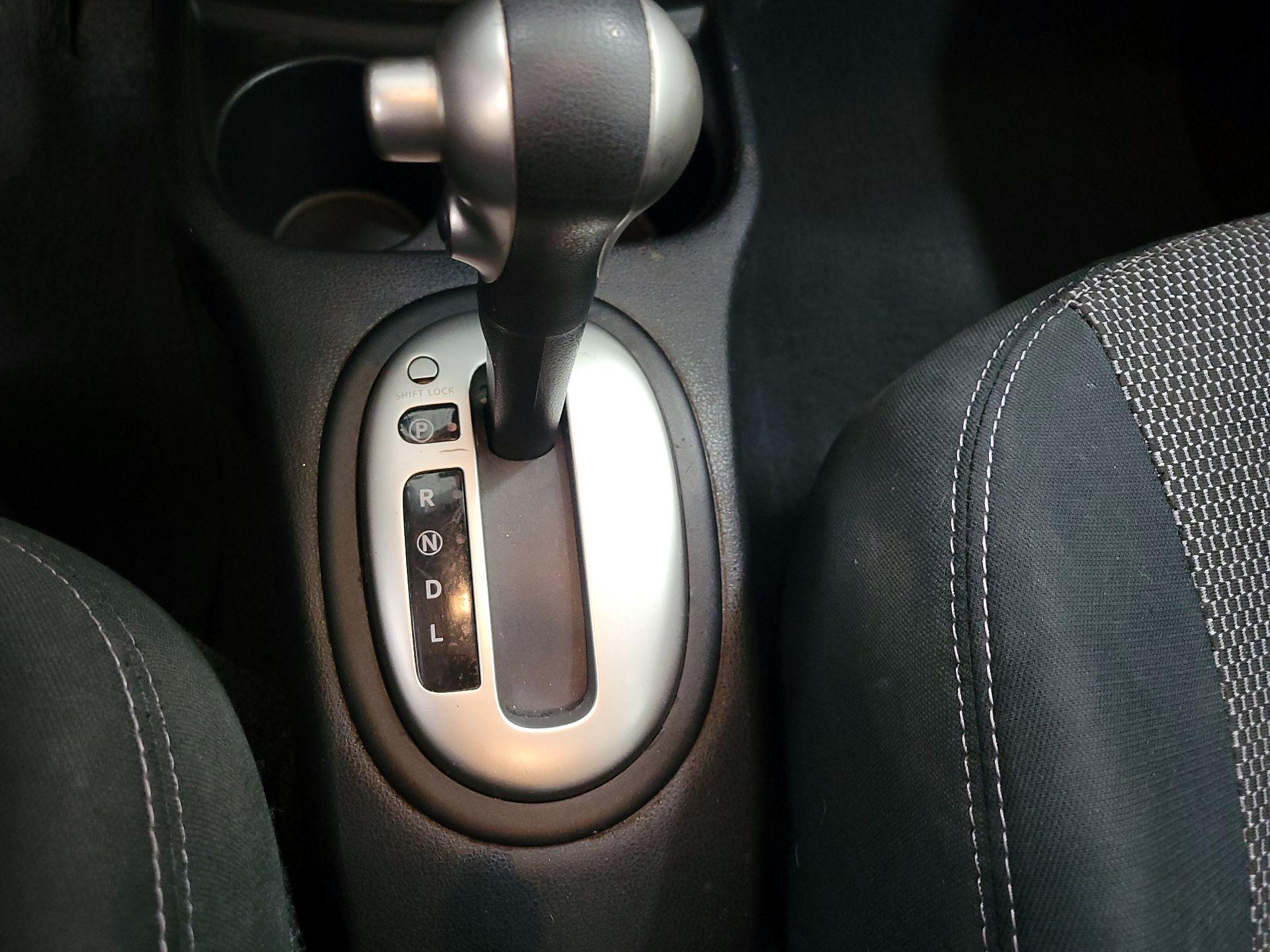 Thumbnail: 2015 Nissan Versa - 16