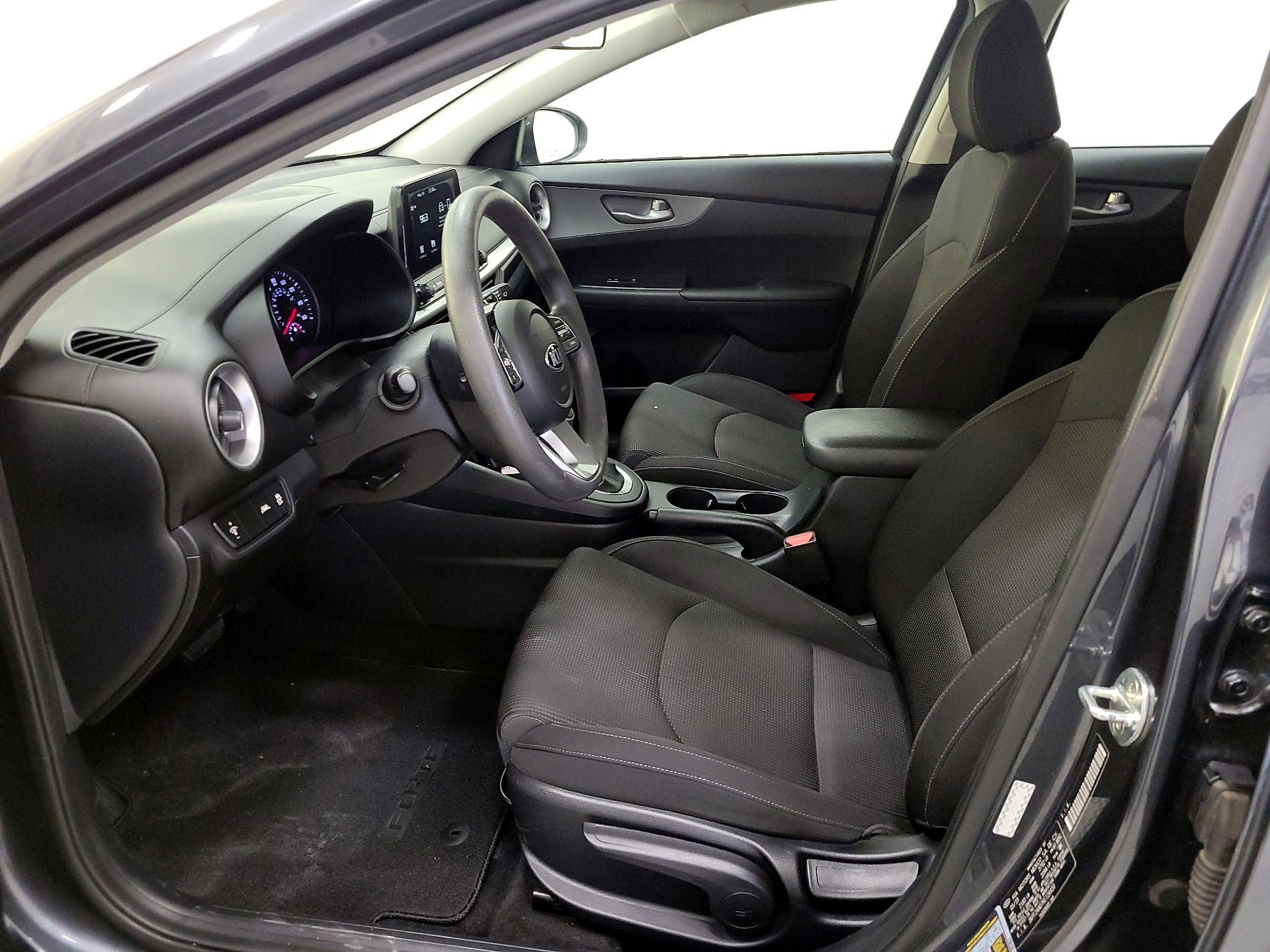 Thumbnail: 2019 Kia Forte - 11