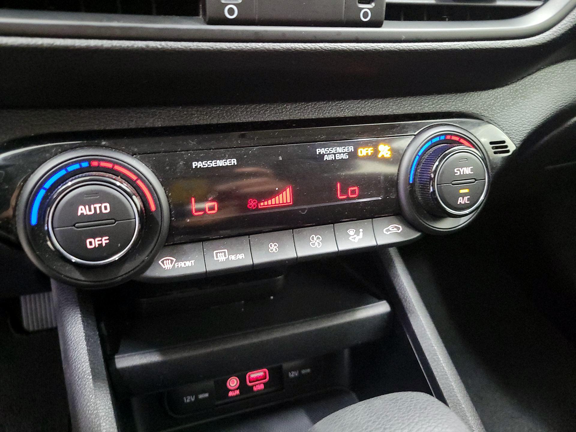 Thumbnail: 2019 Kia Forte - 16