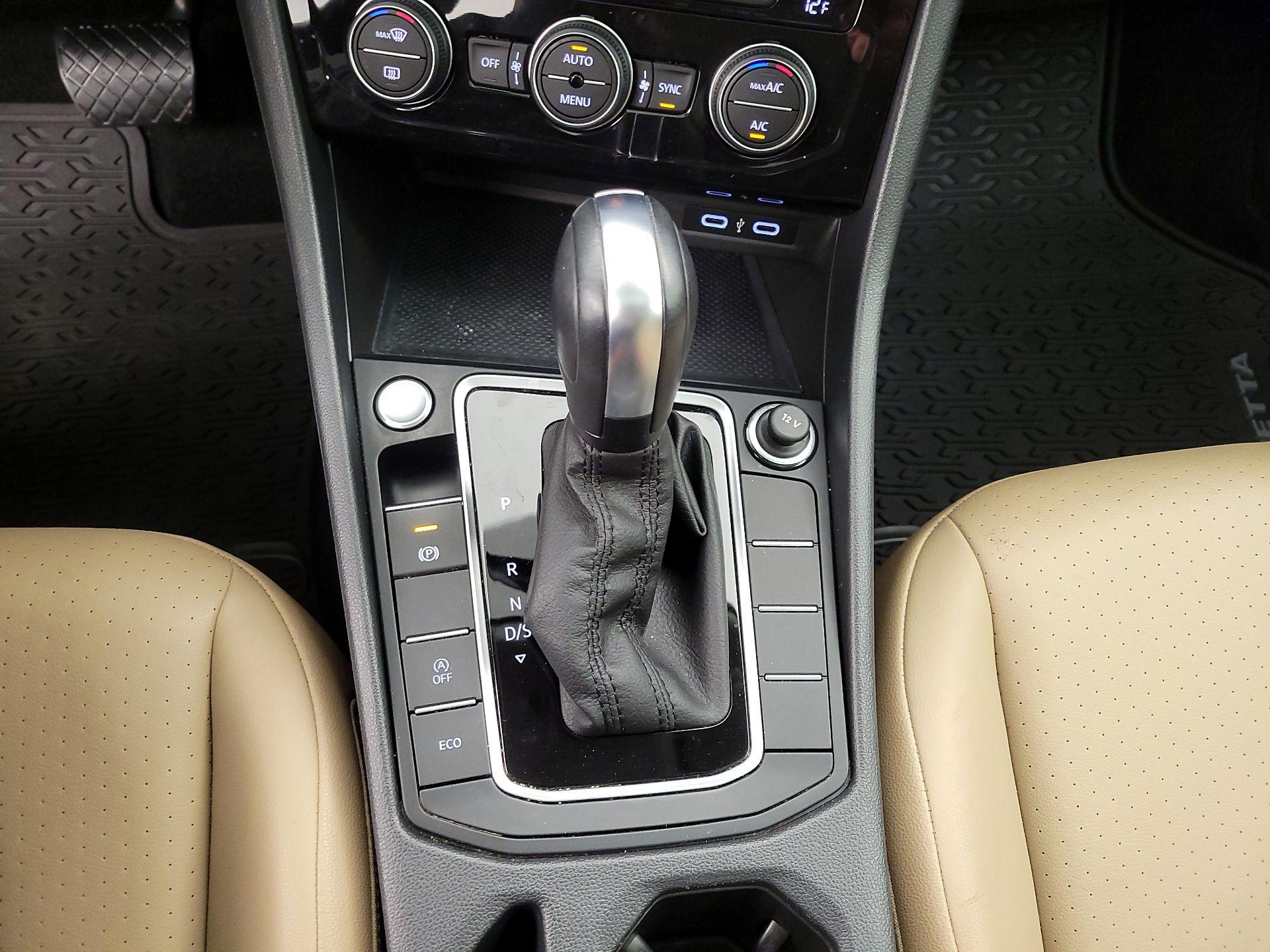 Thumbnail: 2020 Volkswagen Jetta - 17