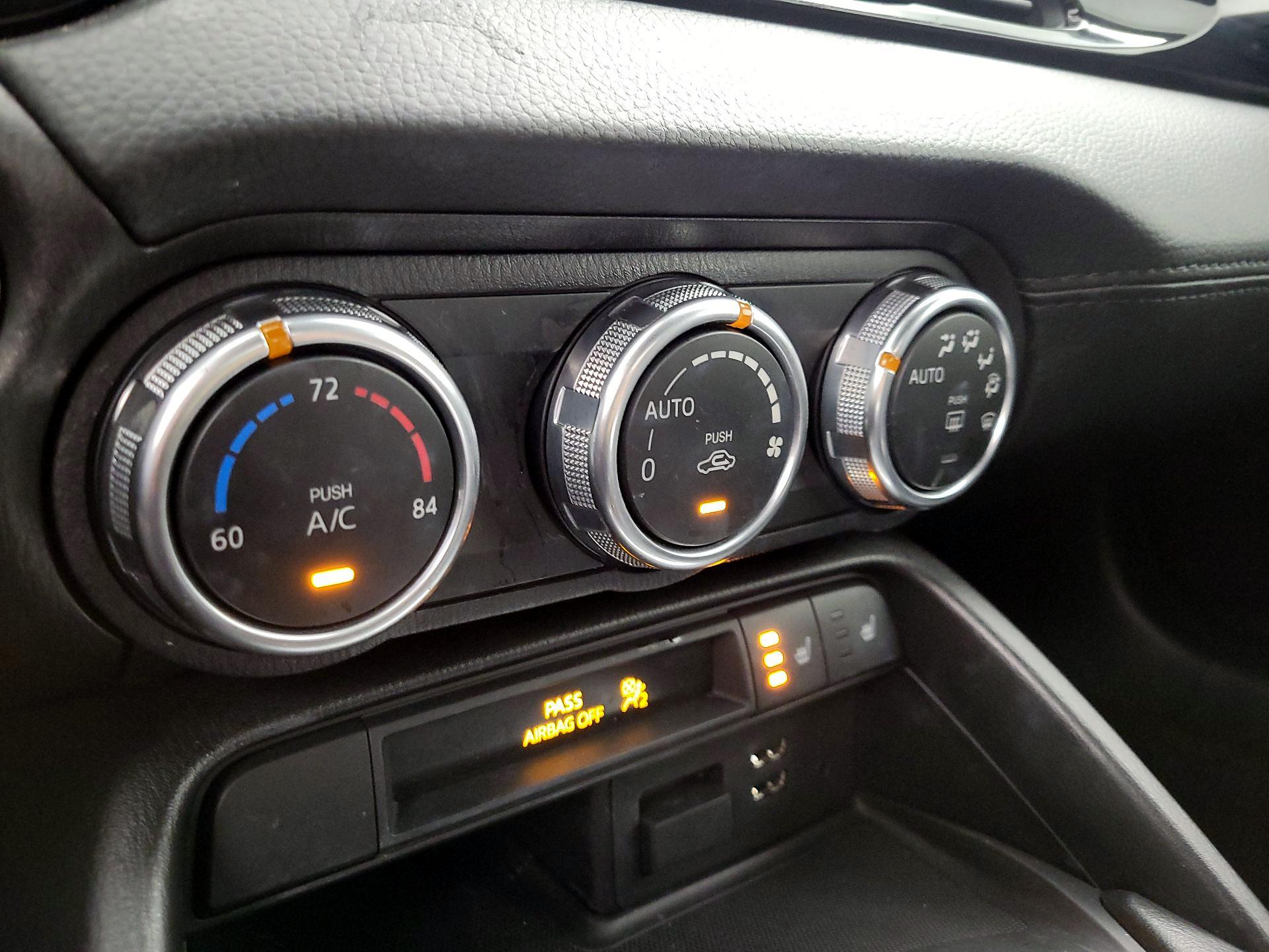 Thumbnail: 2017 Fiat 124 Spider - 17