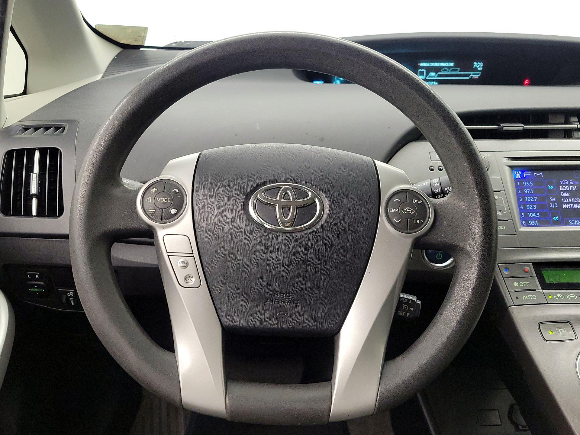 Thumbnail: 2015 Toyota Prius - 10