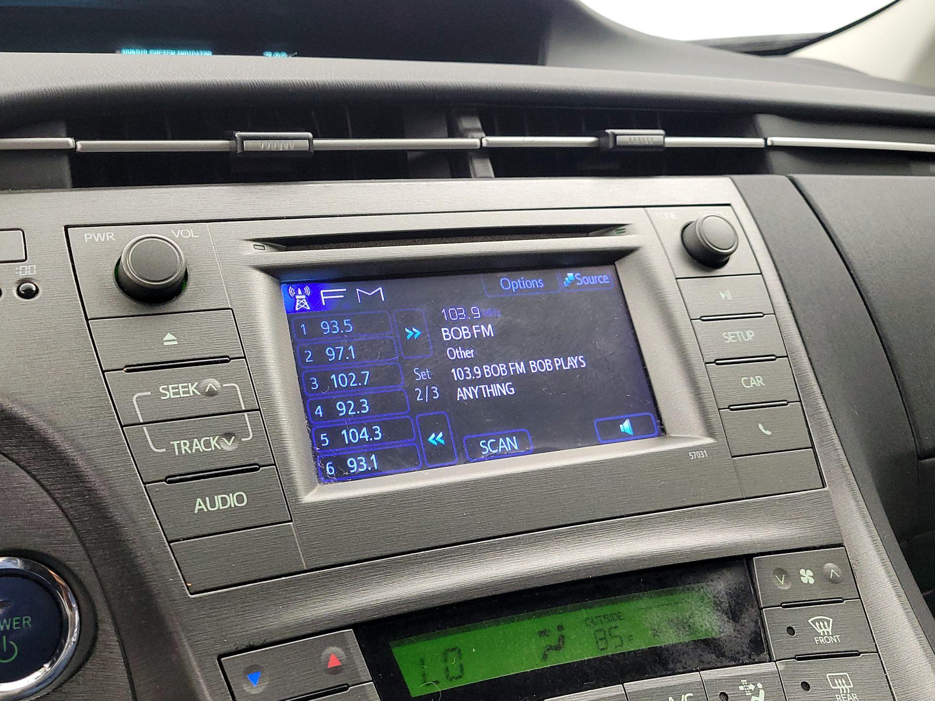 Thumbnail: 2015 Toyota Prius - 15