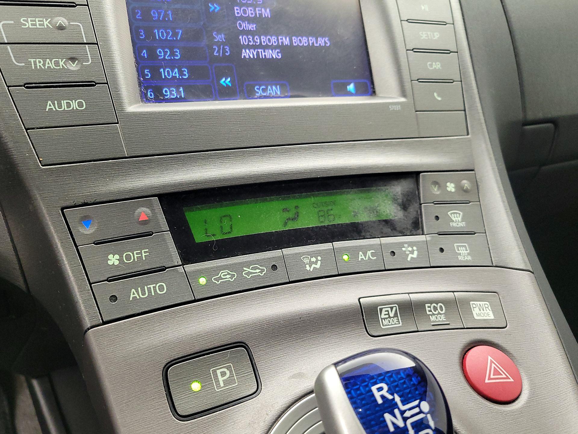 Thumbnail: 2015 Toyota Prius - 16