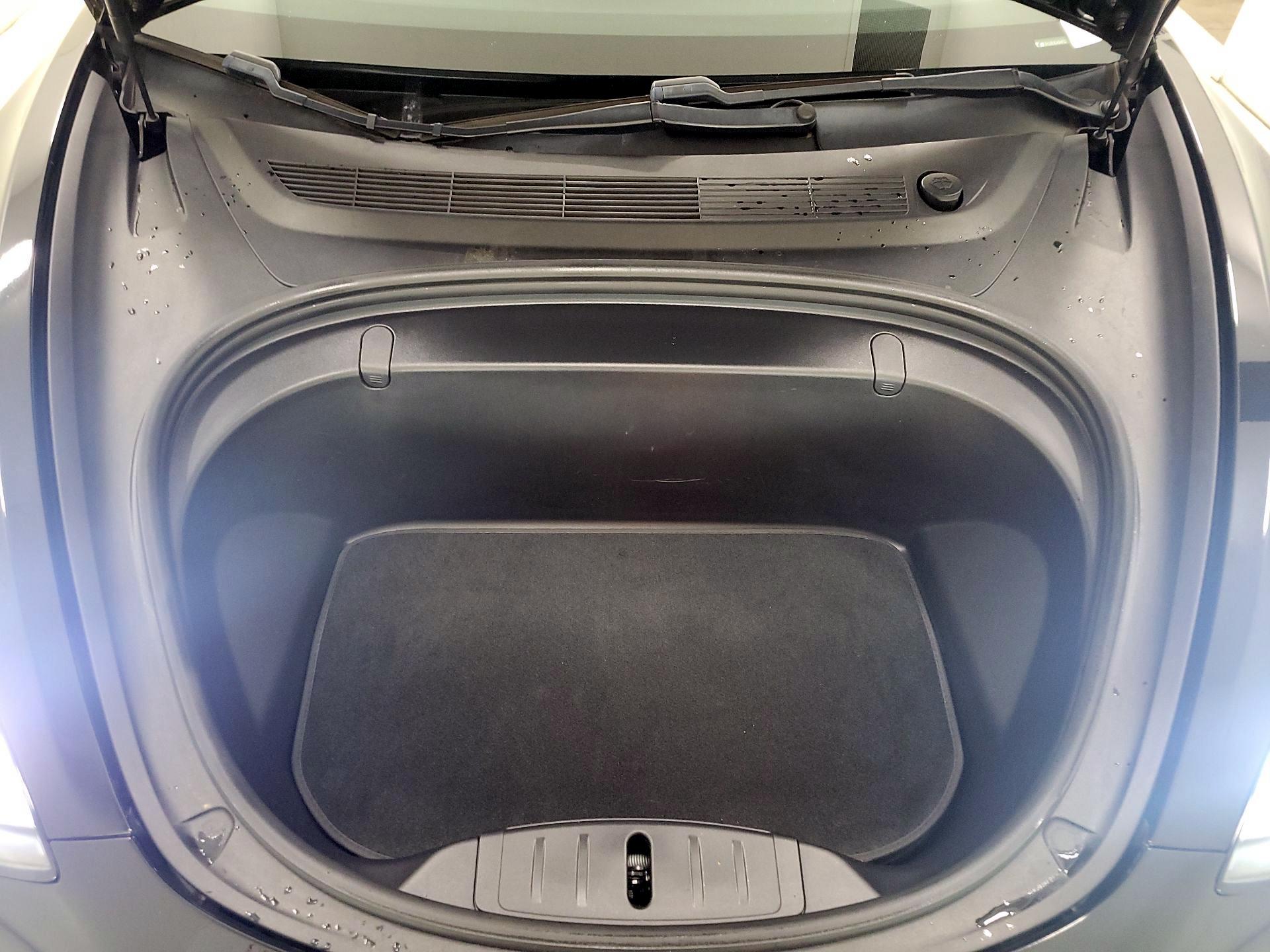Thumbnail: 2019 Tesla Model 3 - 20