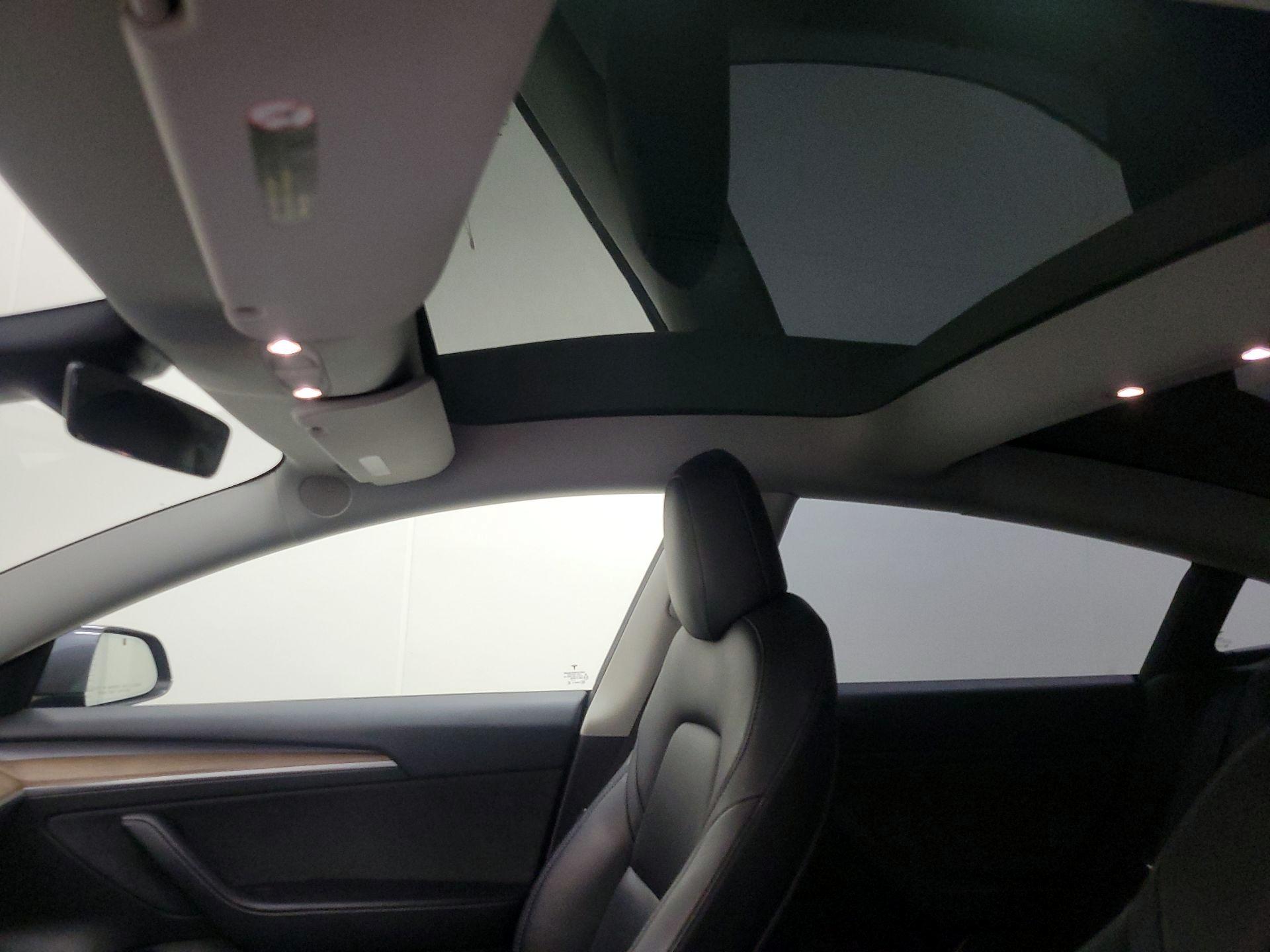 Thumbnail: 2022 Tesla Model 3 - 18