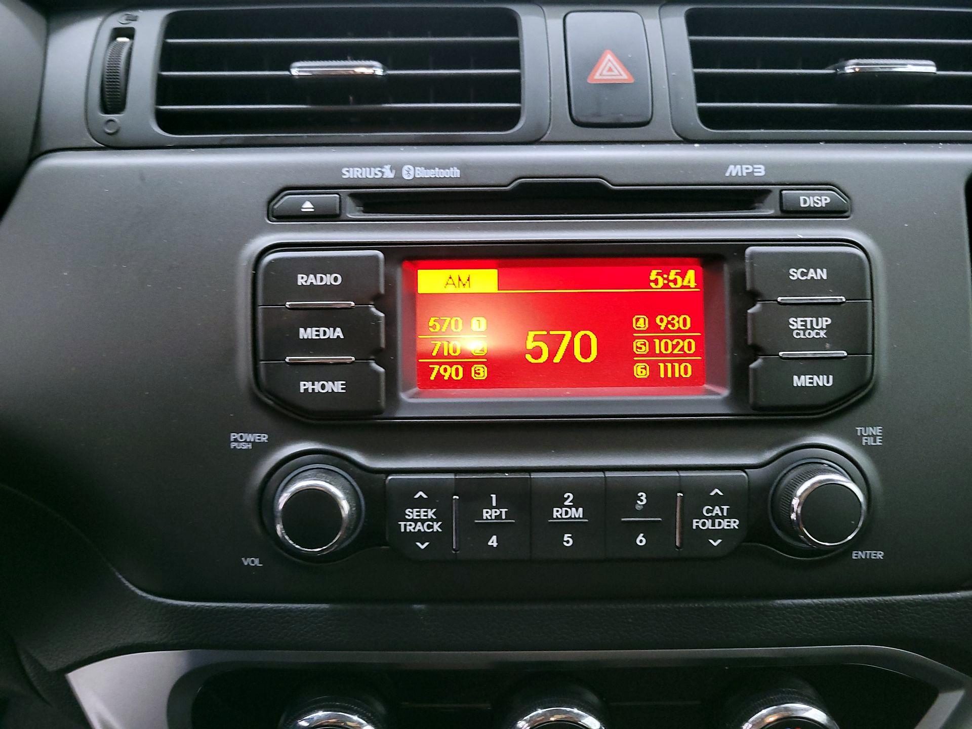 Thumbnail: 2014 Kia Rio - 14