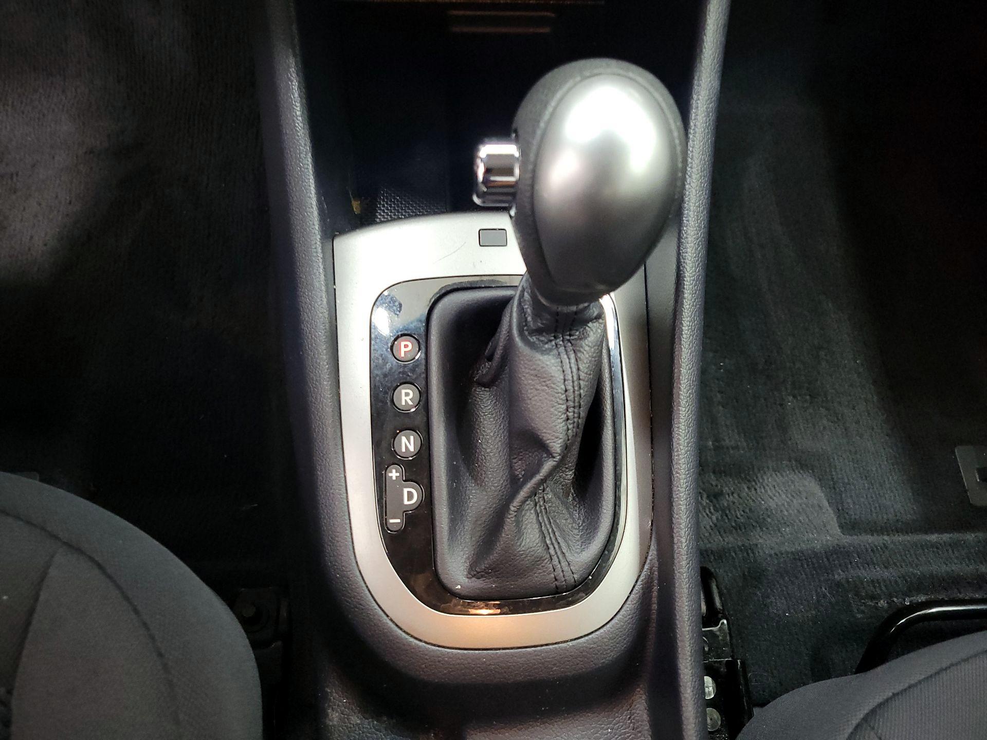 Thumbnail: 2014 Kia Rio - 16