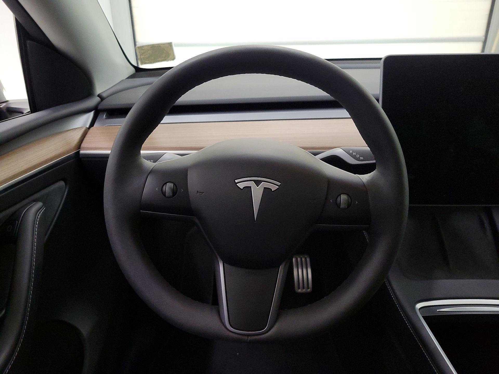 Thumbnail: 2025 Tesla Model Y - 10