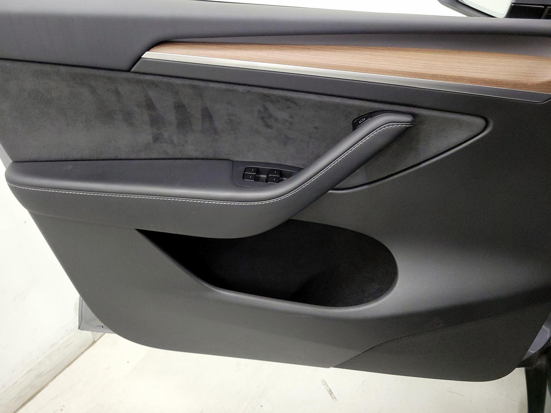 Thumbnail: 2025 Tesla Model Y - 12