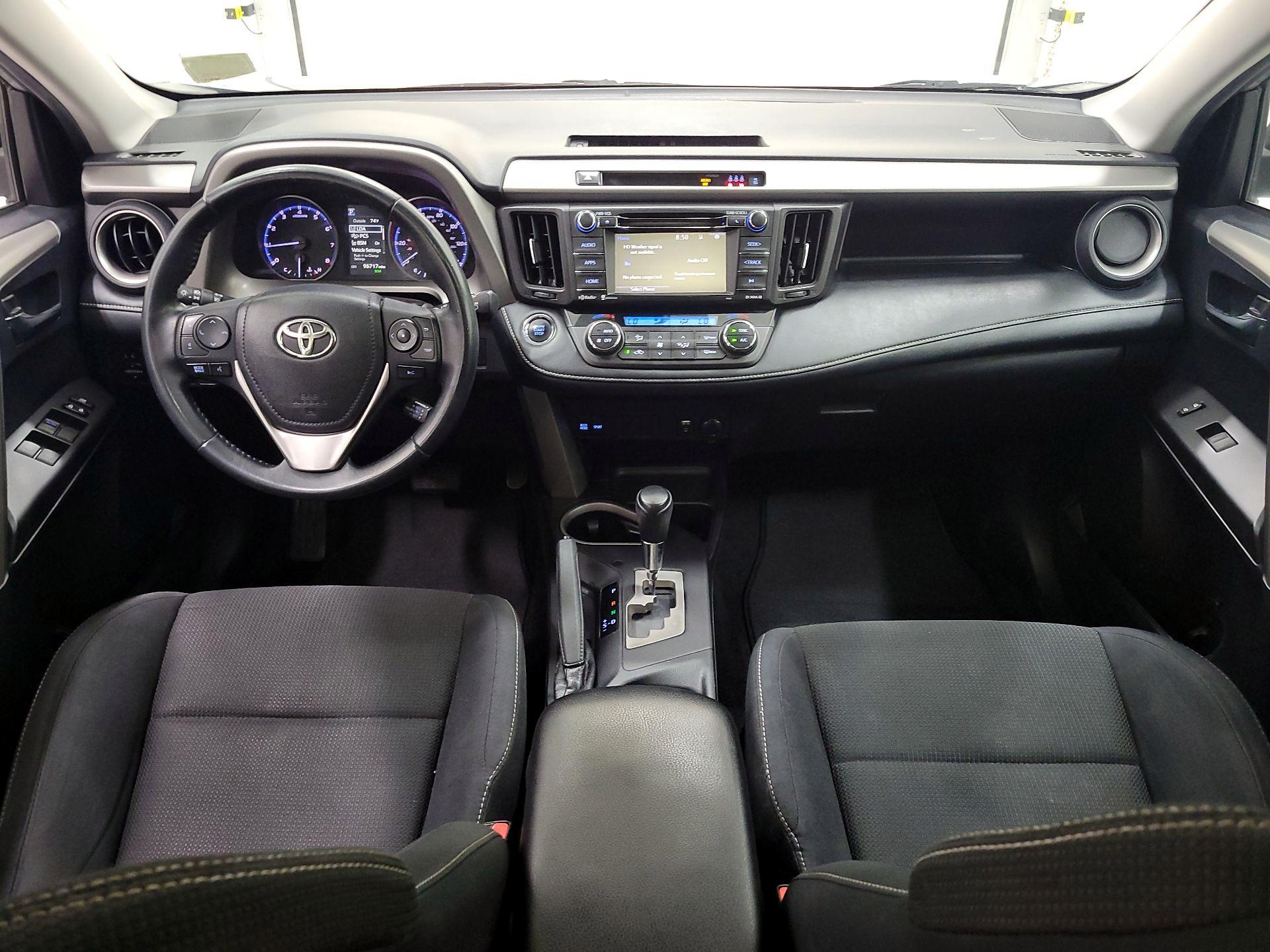 Thumbnail: 2018 Toyota RAV4 - 9