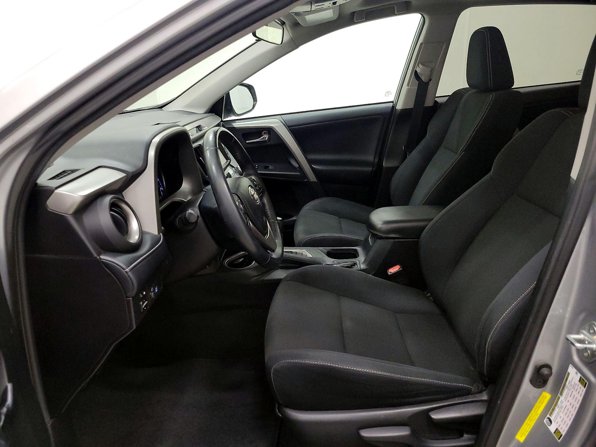 Thumbnail: 2018 Toyota RAV4 - 11