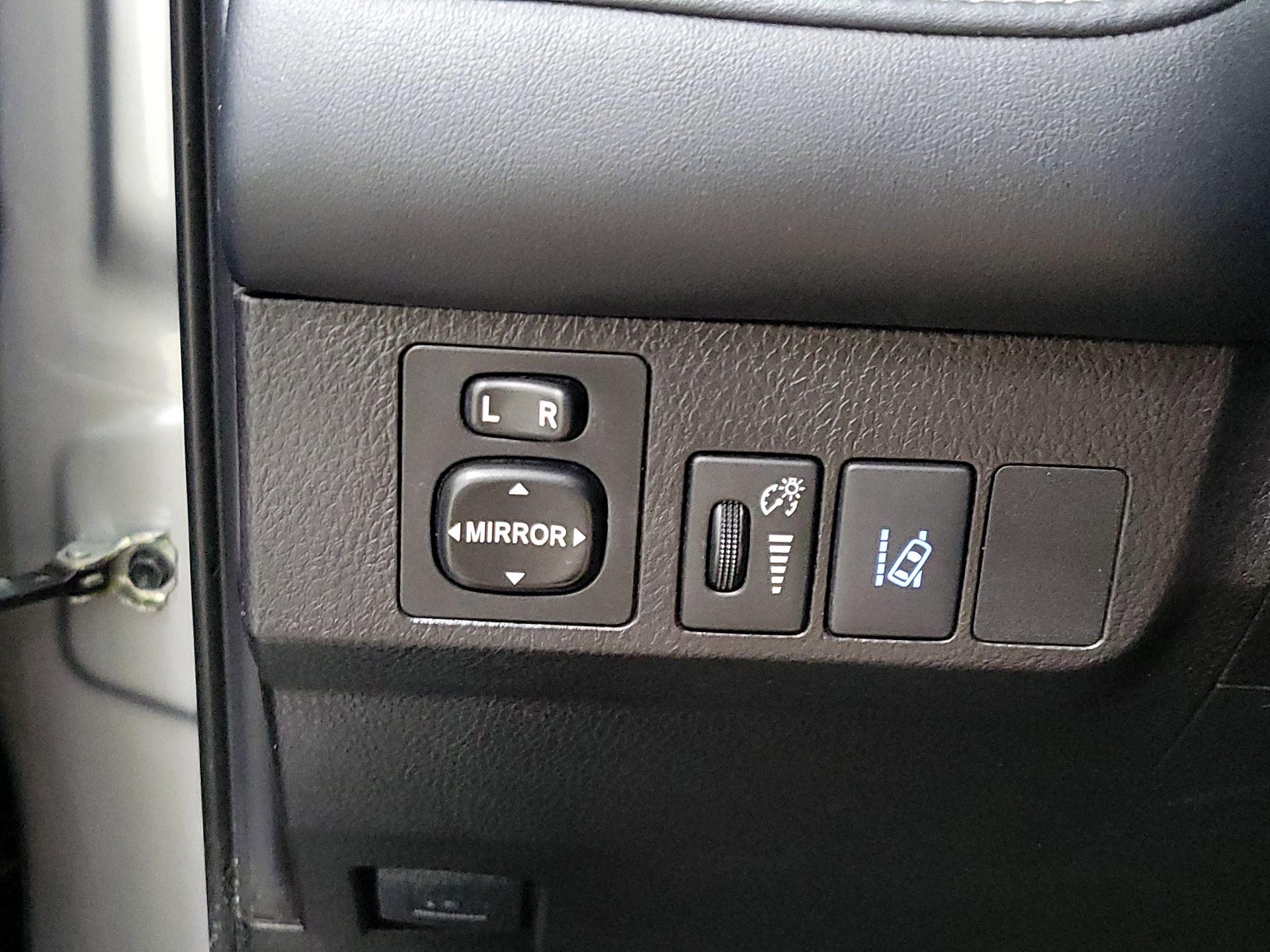 Thumbnail: 2018 Toyota RAV4 - 13
