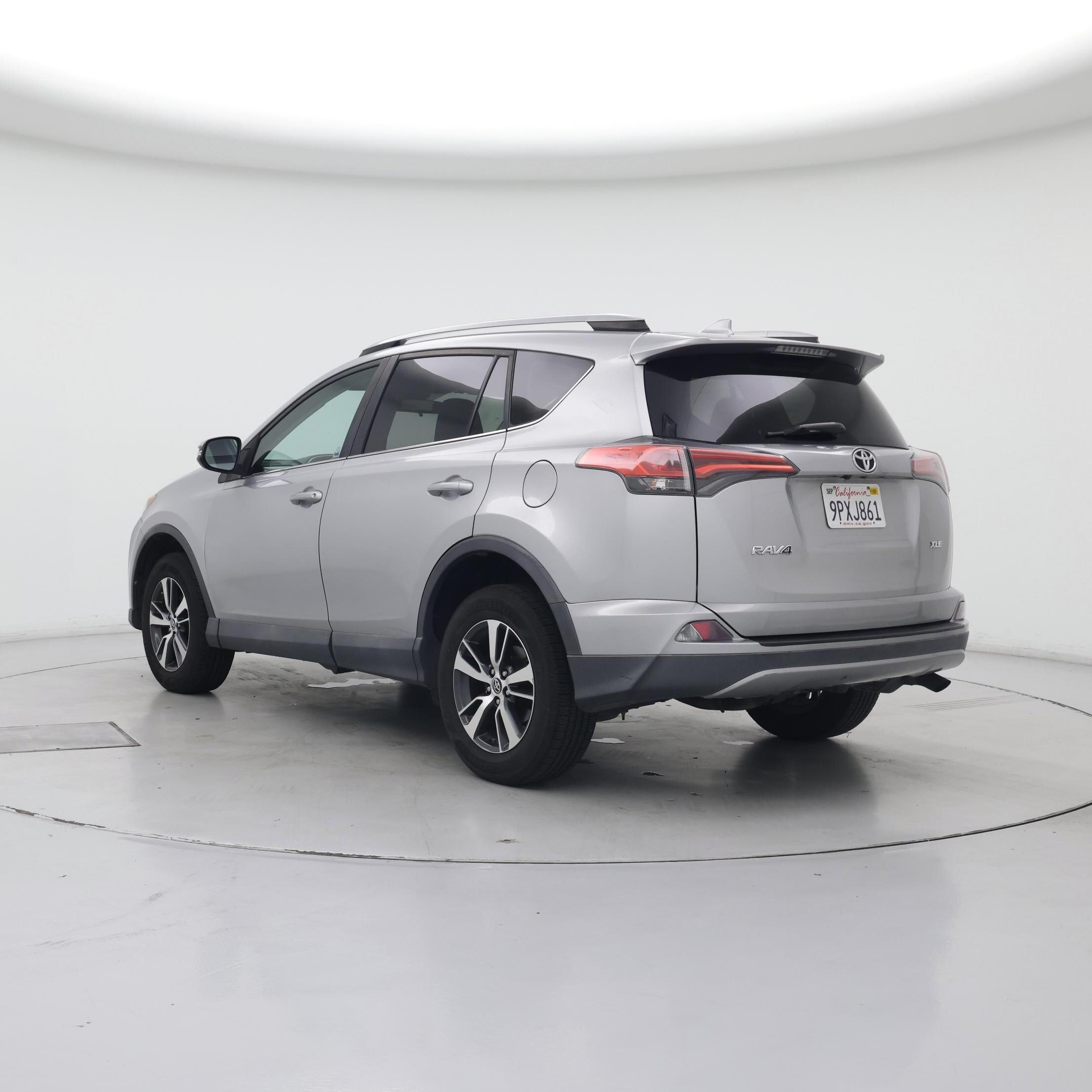 Thumbnail: 2018 Toyota RAV4 - 2