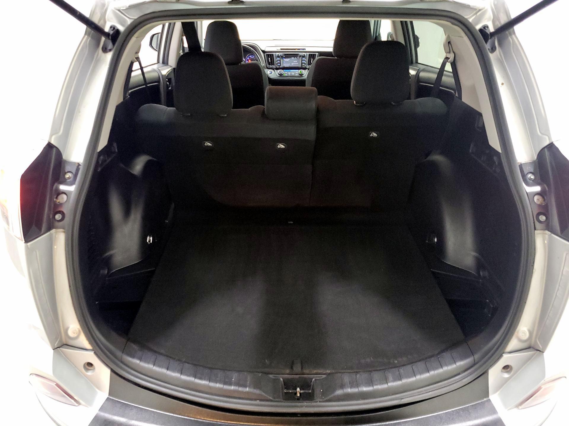 Thumbnail: 2018 Toyota RAV4 - 19