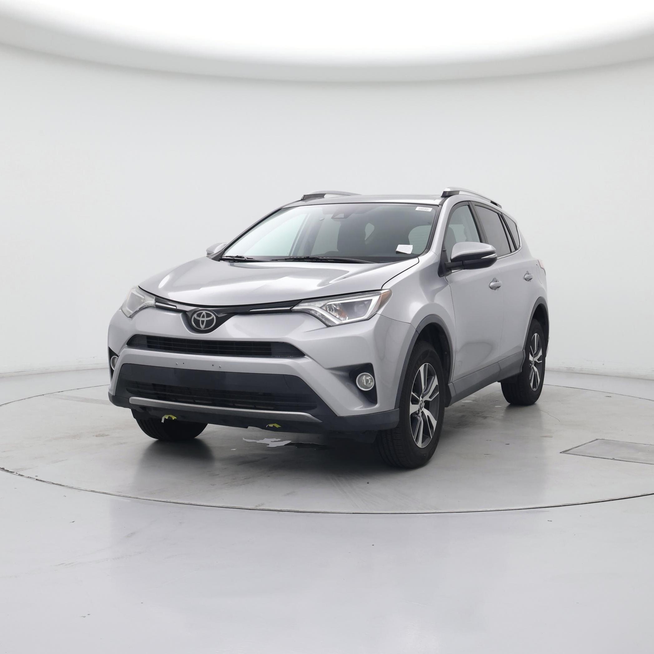 Thumbnail: 2018 Toyota RAV4 - 4