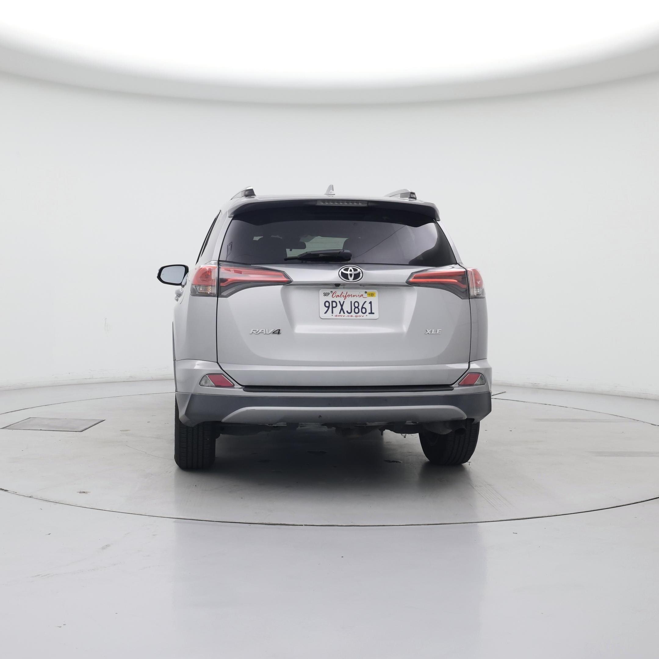 Thumbnail: 2018 Toyota RAV4 - 6