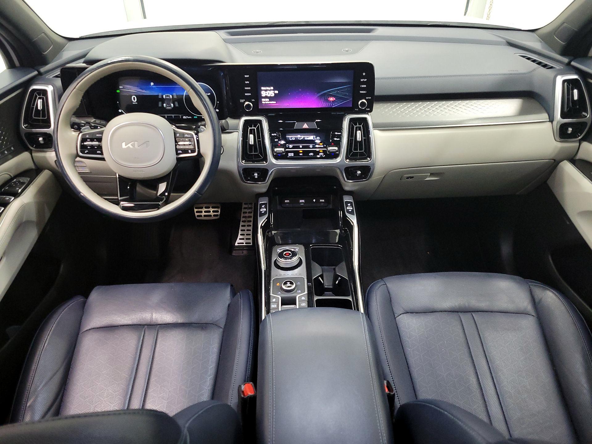 Thumbnail: 2023 Kia Sorento - 9