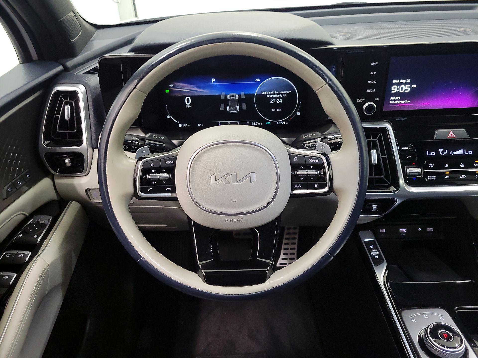 Thumbnail: 2023 Kia Sorento - 10