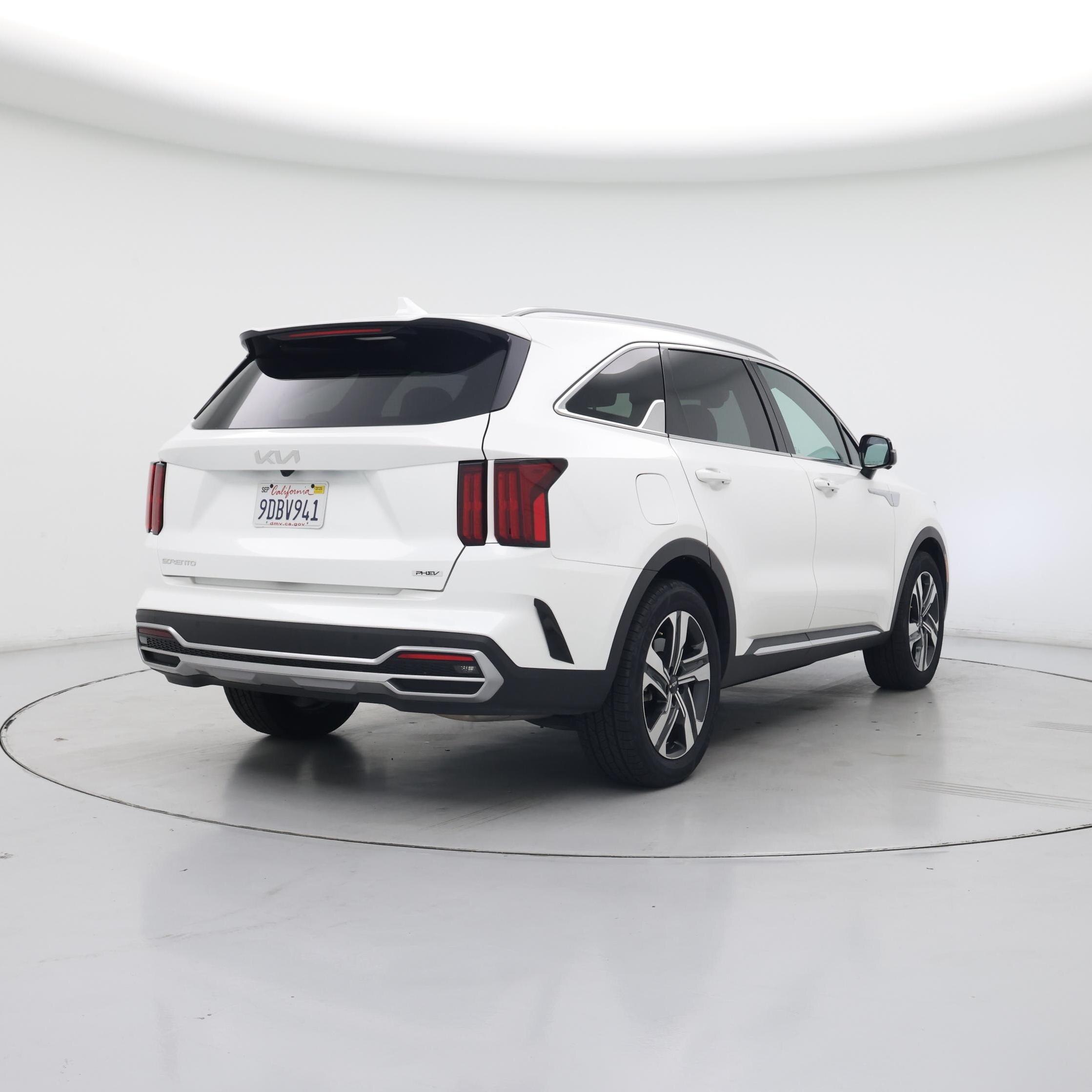 Thumbnail: 2023 Kia Sorento - 8
