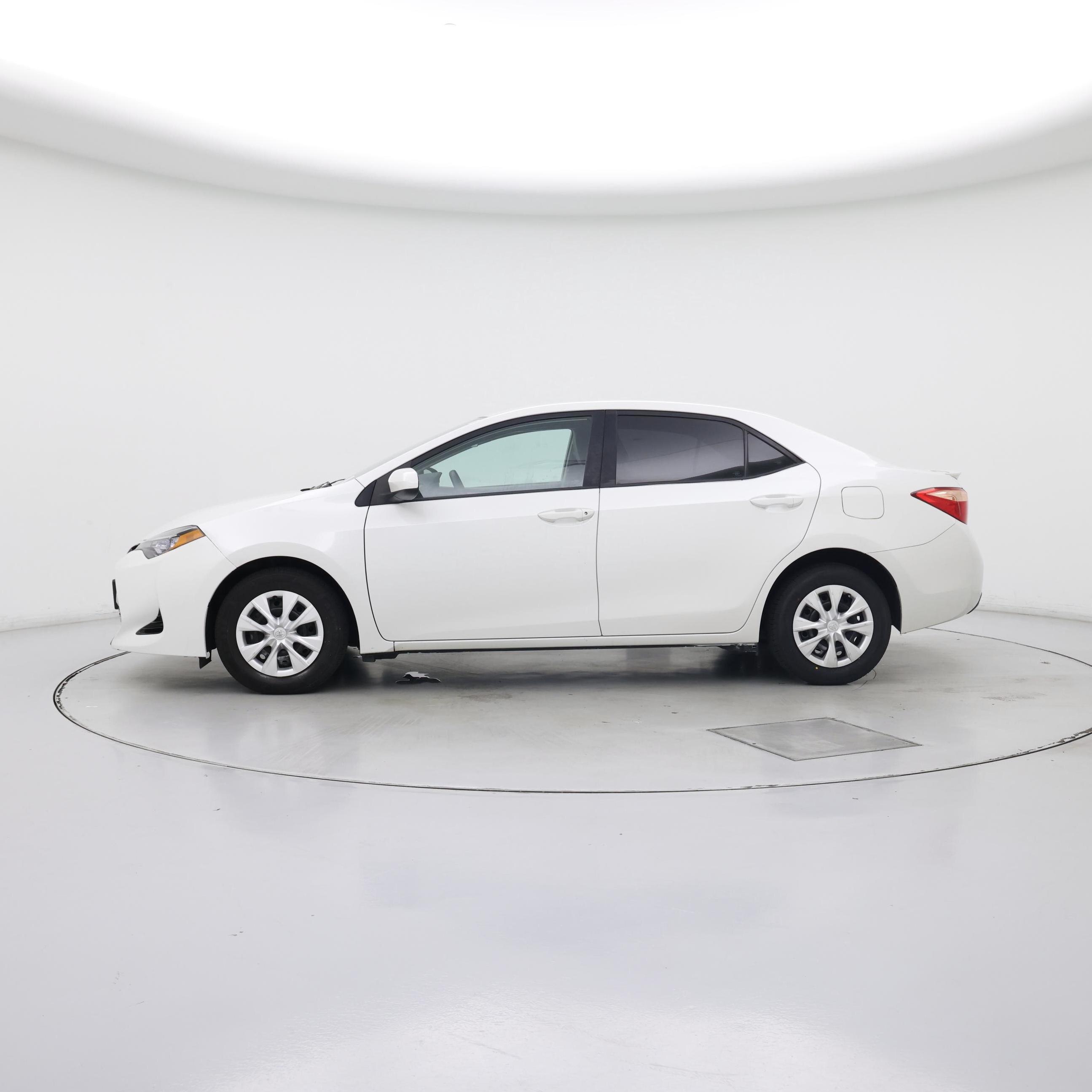 Thumbnail: 2017 Toyota Corolla - 3
