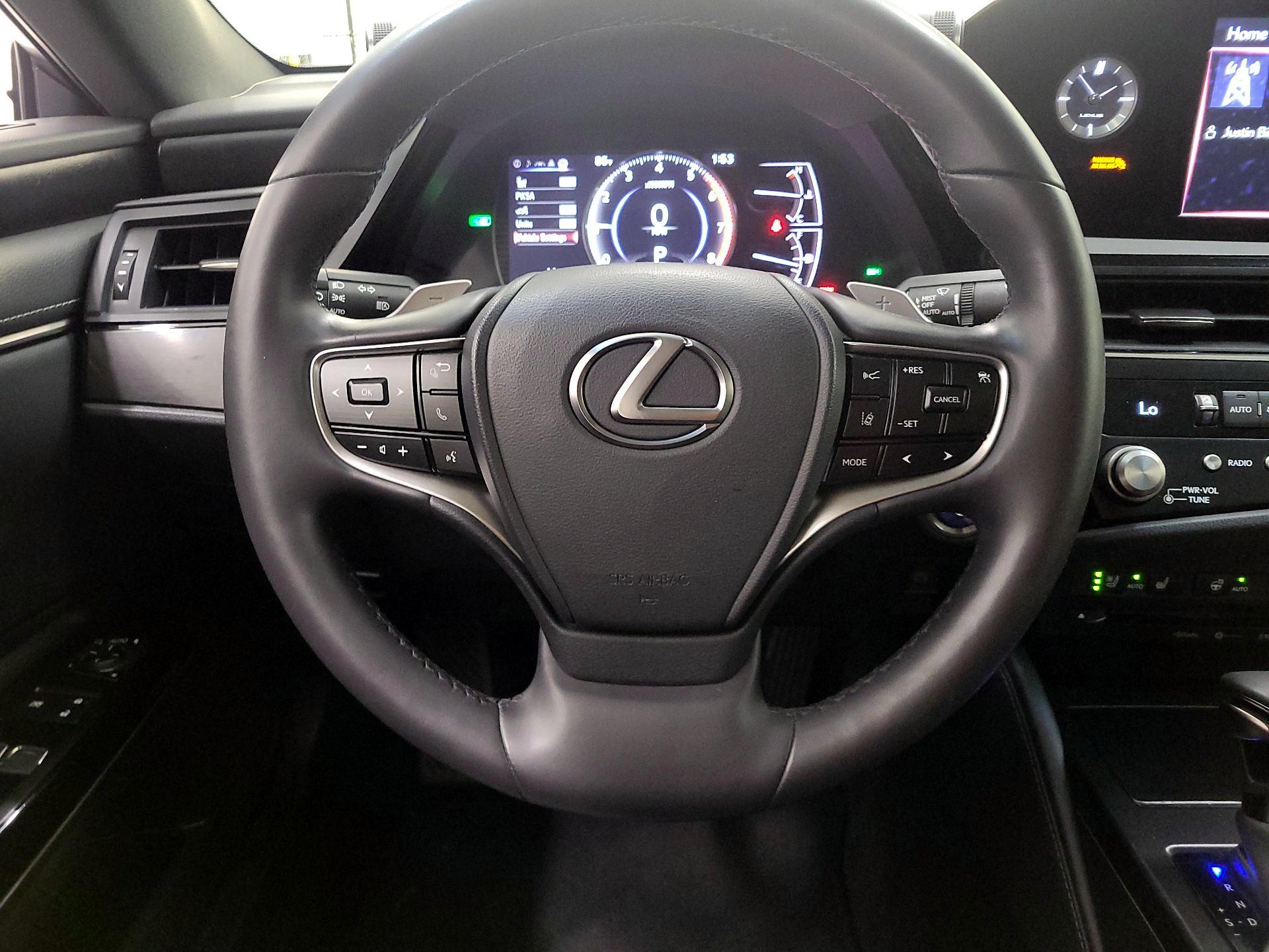 Thumbnail: 2022 Lexus ES - 10