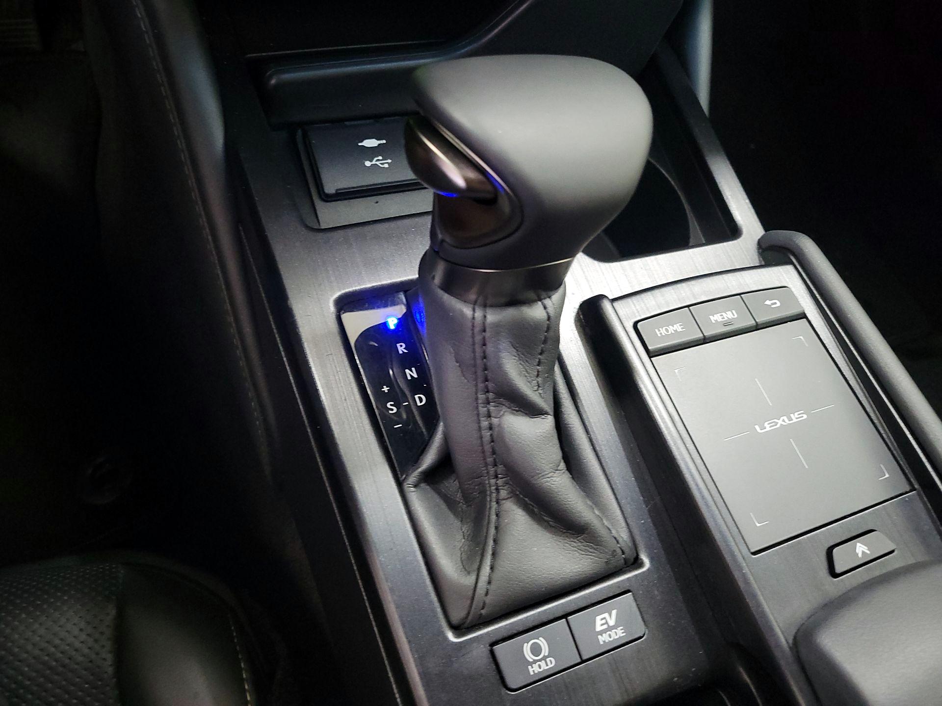 Thumbnail: 2022 Lexus ES - 17