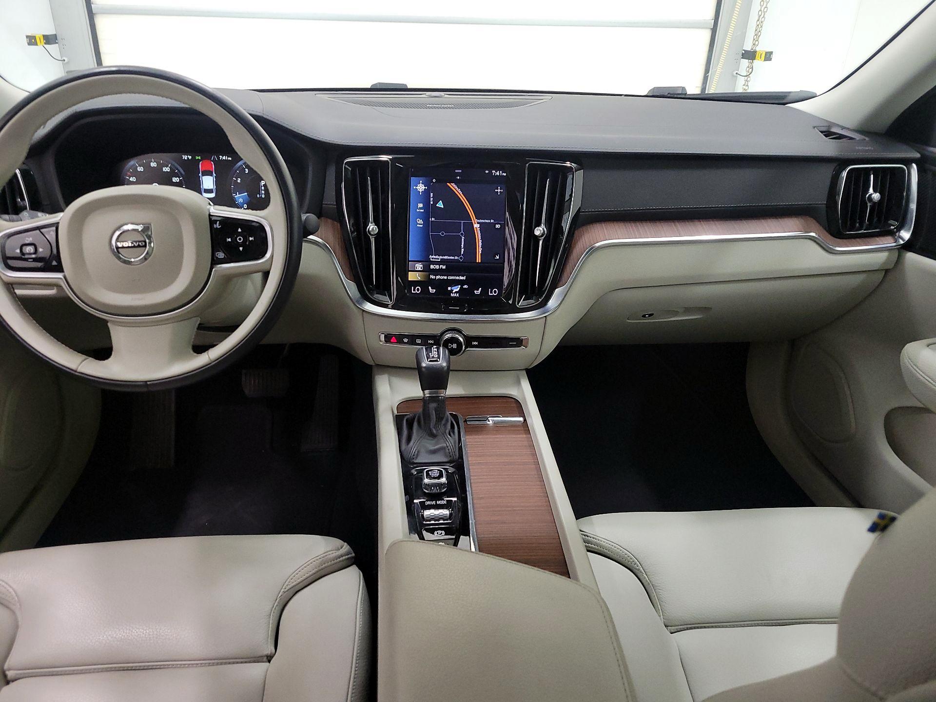 Thumbnail: 2019 Volvo S60 - 9