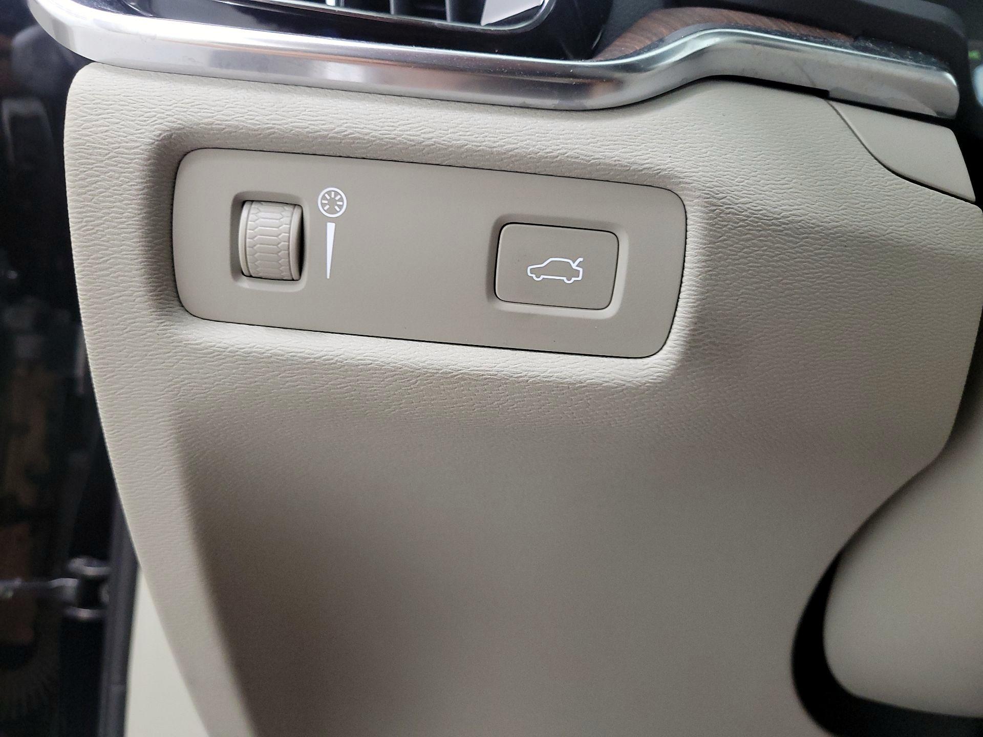 Thumbnail: 2019 Volvo S60 - 13