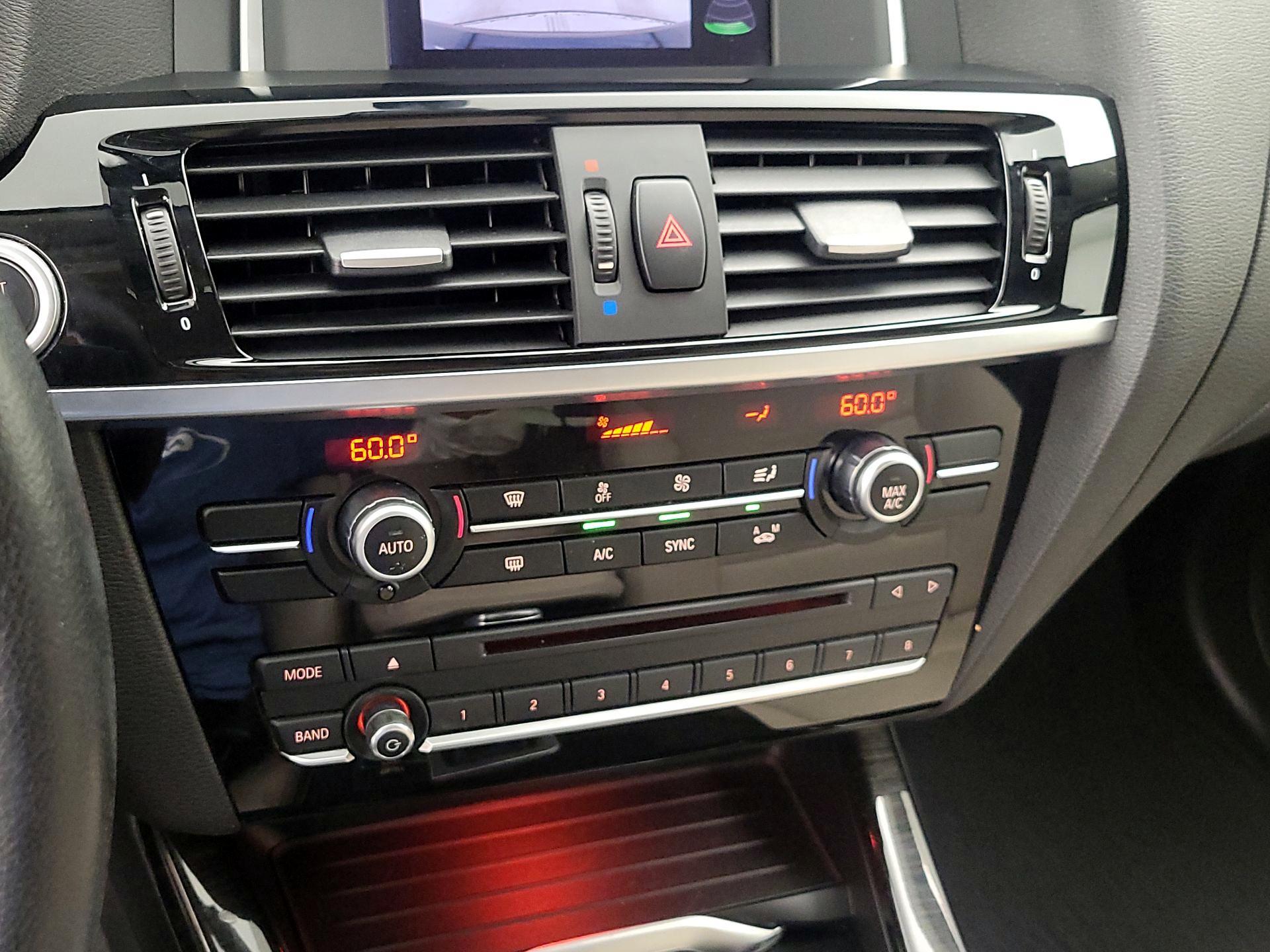 Thumbnail: 2016 BMW X4 - 16
