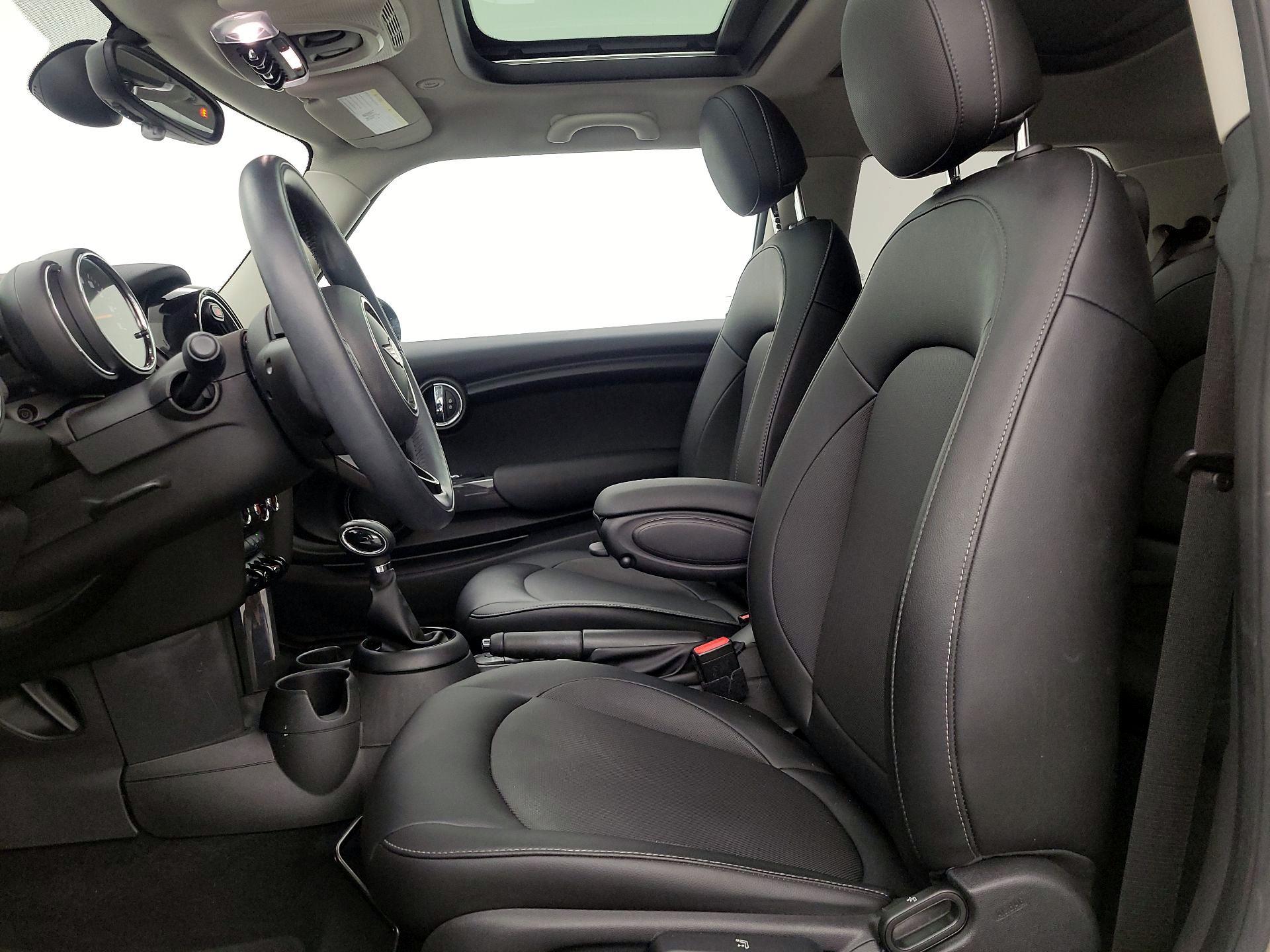 Thumbnail: 2017 MINI Cooper Hardtop - 11