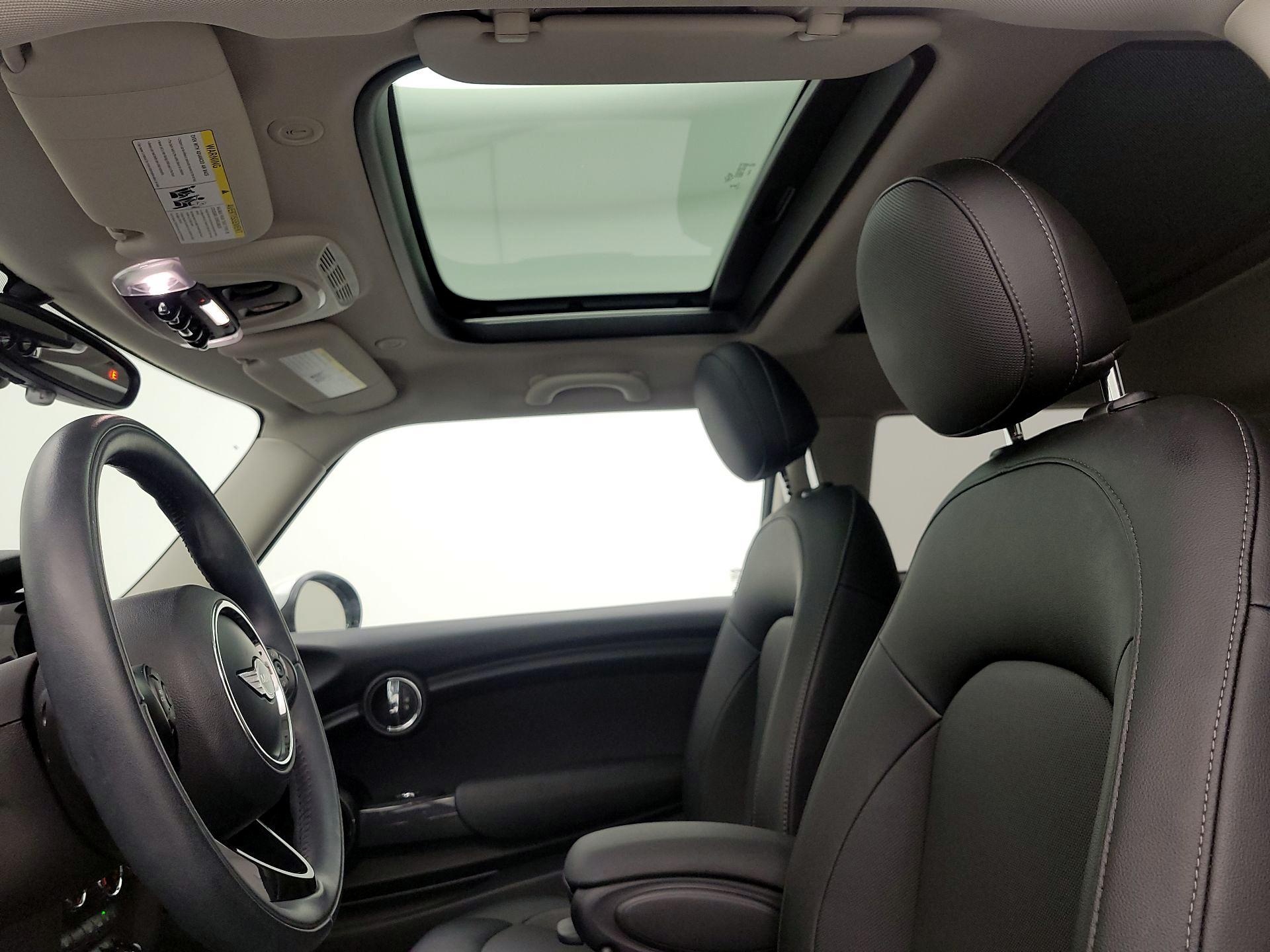 Thumbnail: 2017 MINI Cooper Hardtop - 18