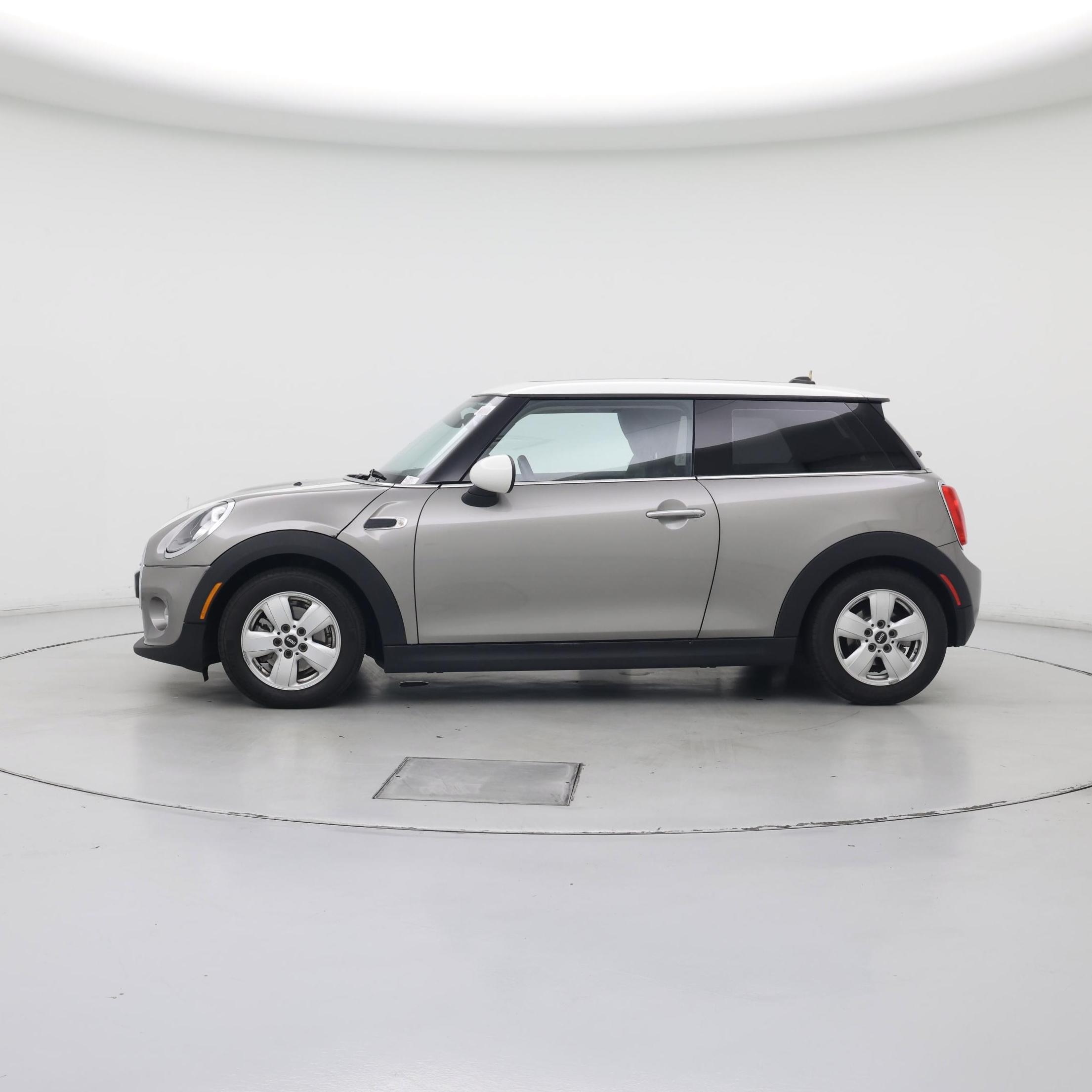 Thumbnail: 2017 MINI Cooper Hardtop - 3