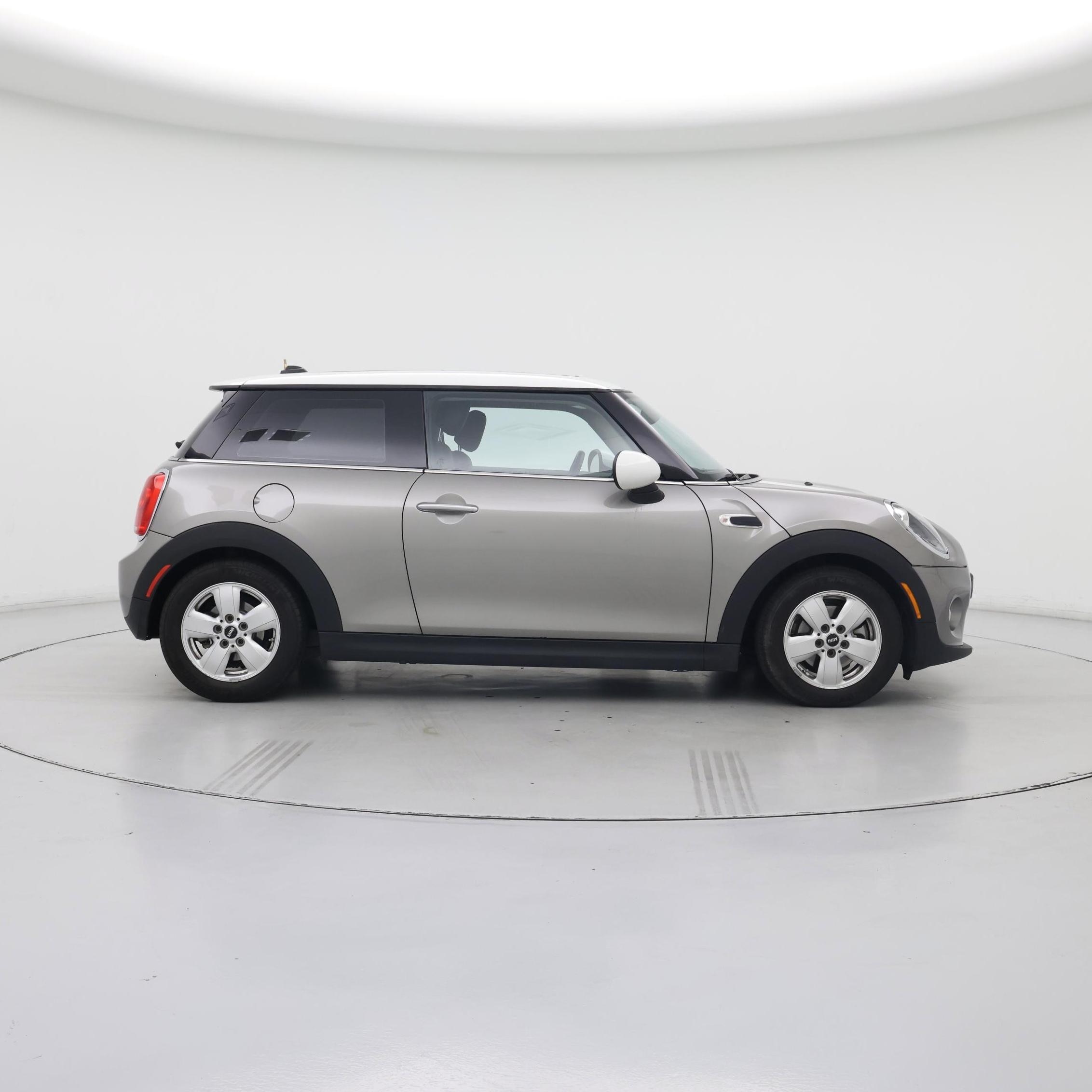 Thumbnail: 2017 MINI Cooper Hardtop - 7