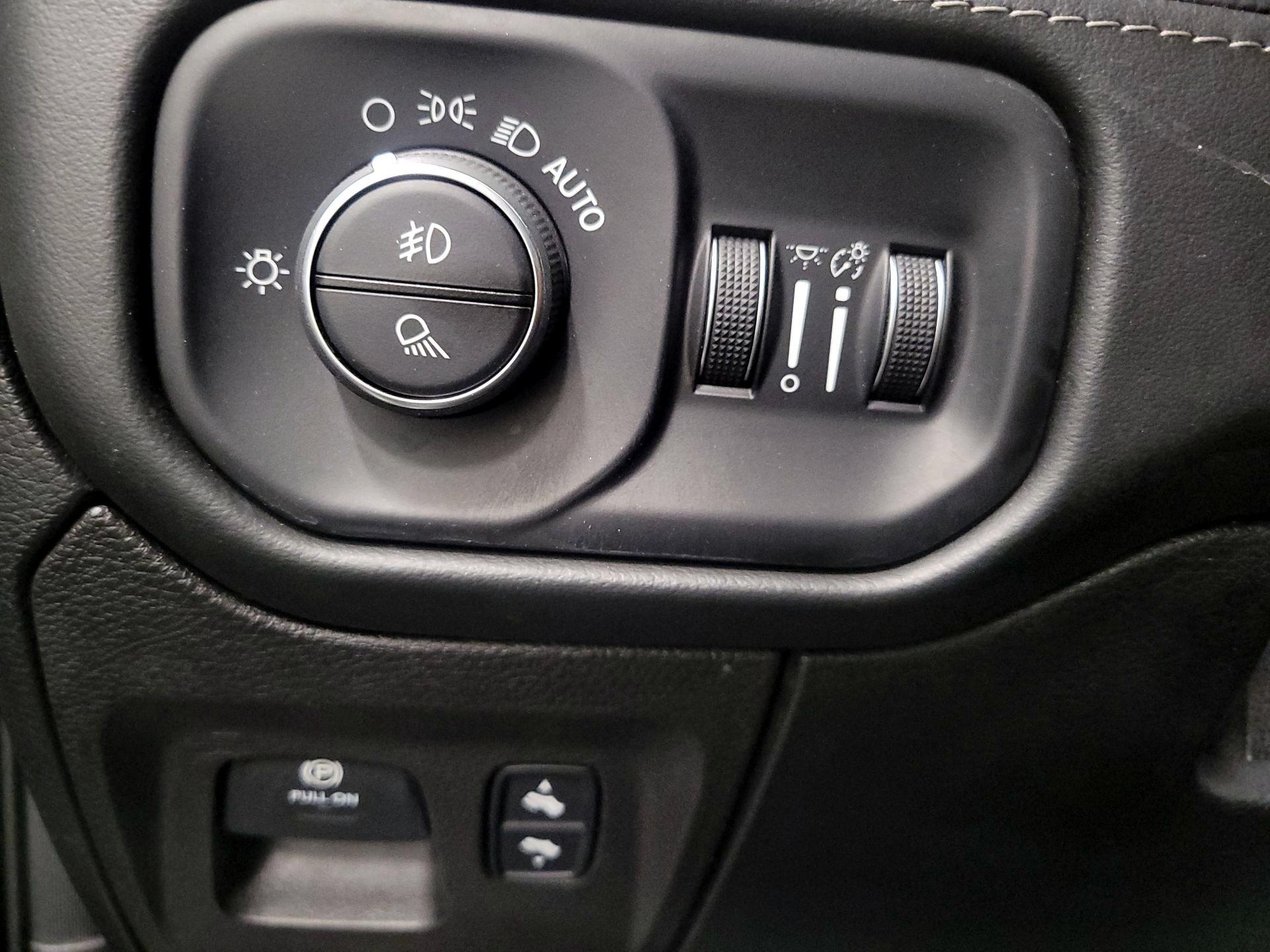Thumbnail: 2019 RAM 1500 - 13