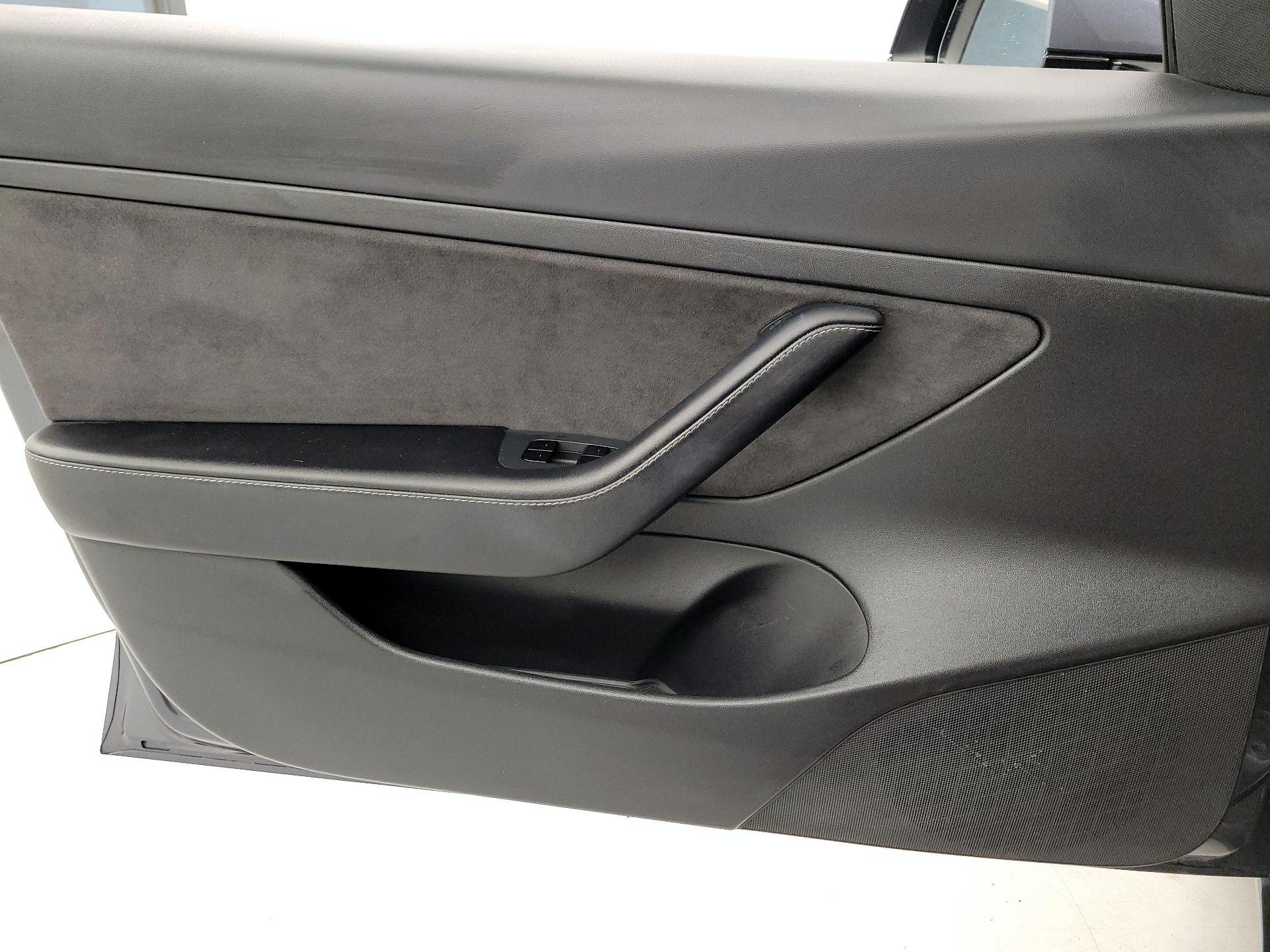 Thumbnail: 2021 Tesla Model 3 - 12