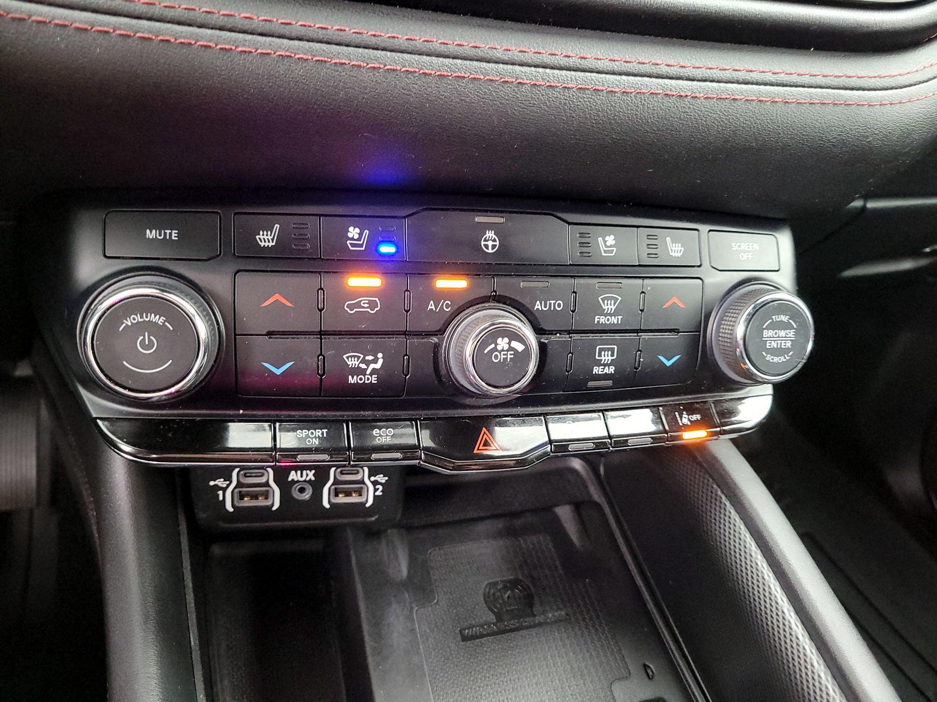 Thumbnail: 2022 Dodge Durango - 17