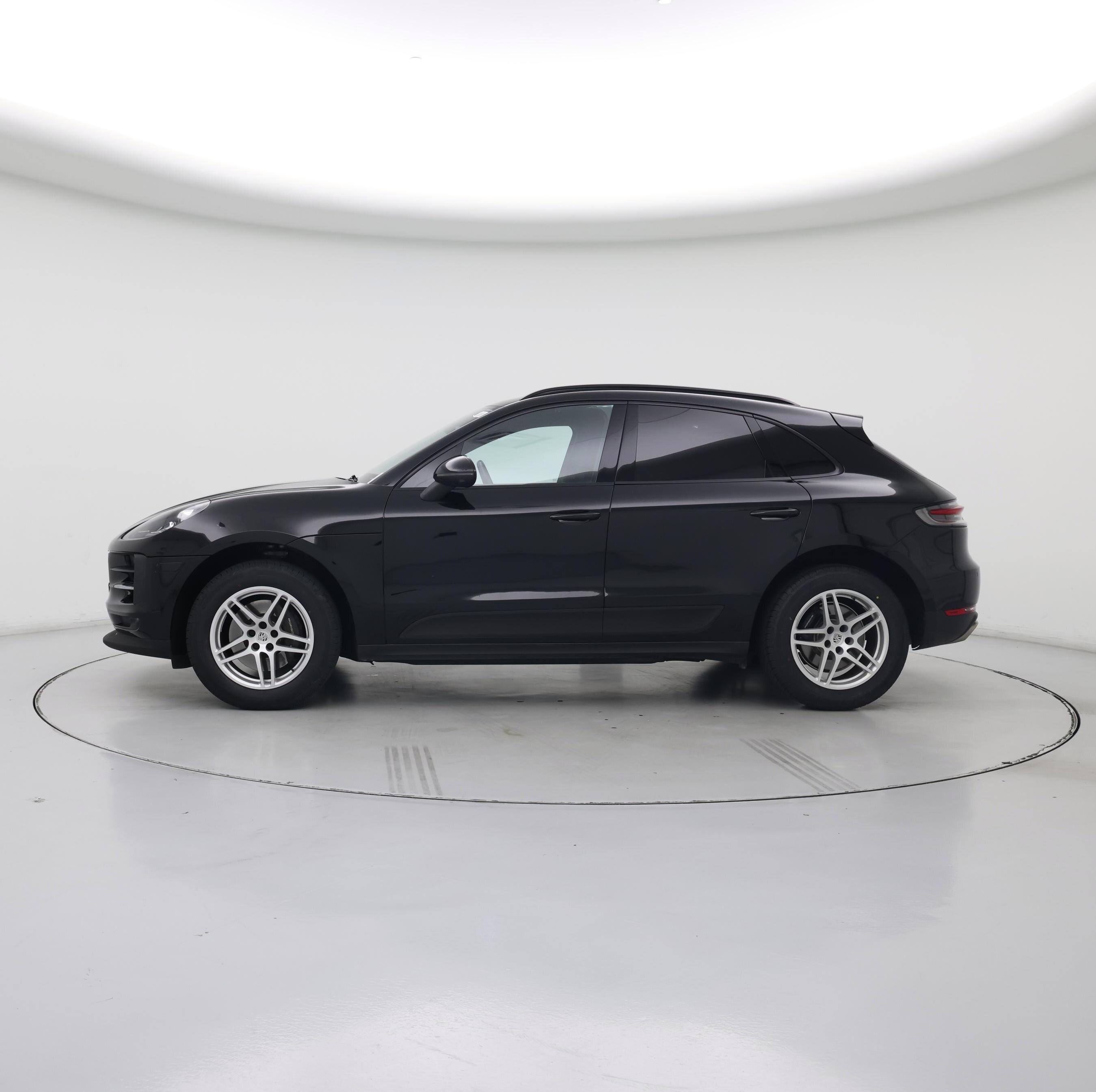 Thumbnail: 2021 Porsche Macan - 3