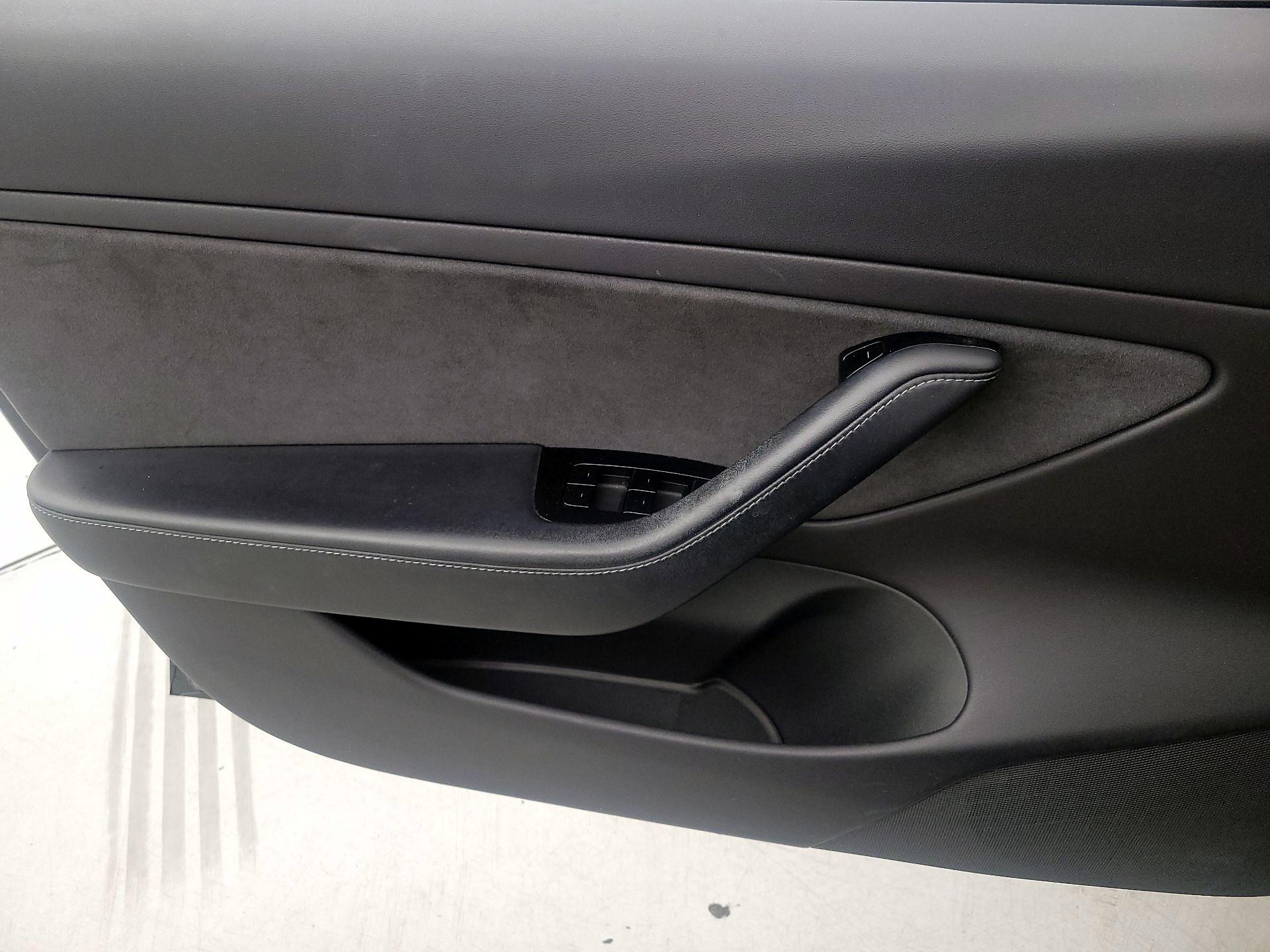 Thumbnail: 2019 Tesla Model 3 - 12