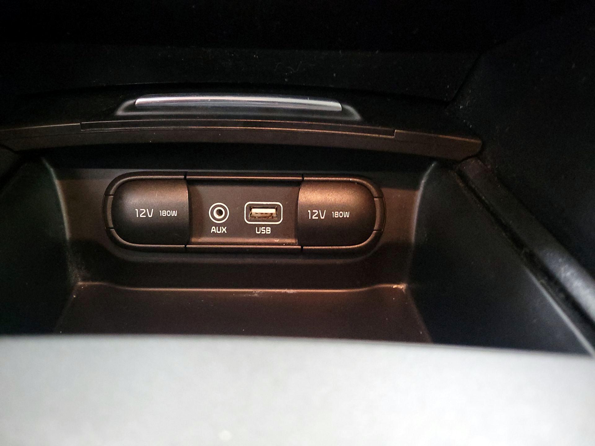 Thumbnail: 2017 Kia Optima - 18